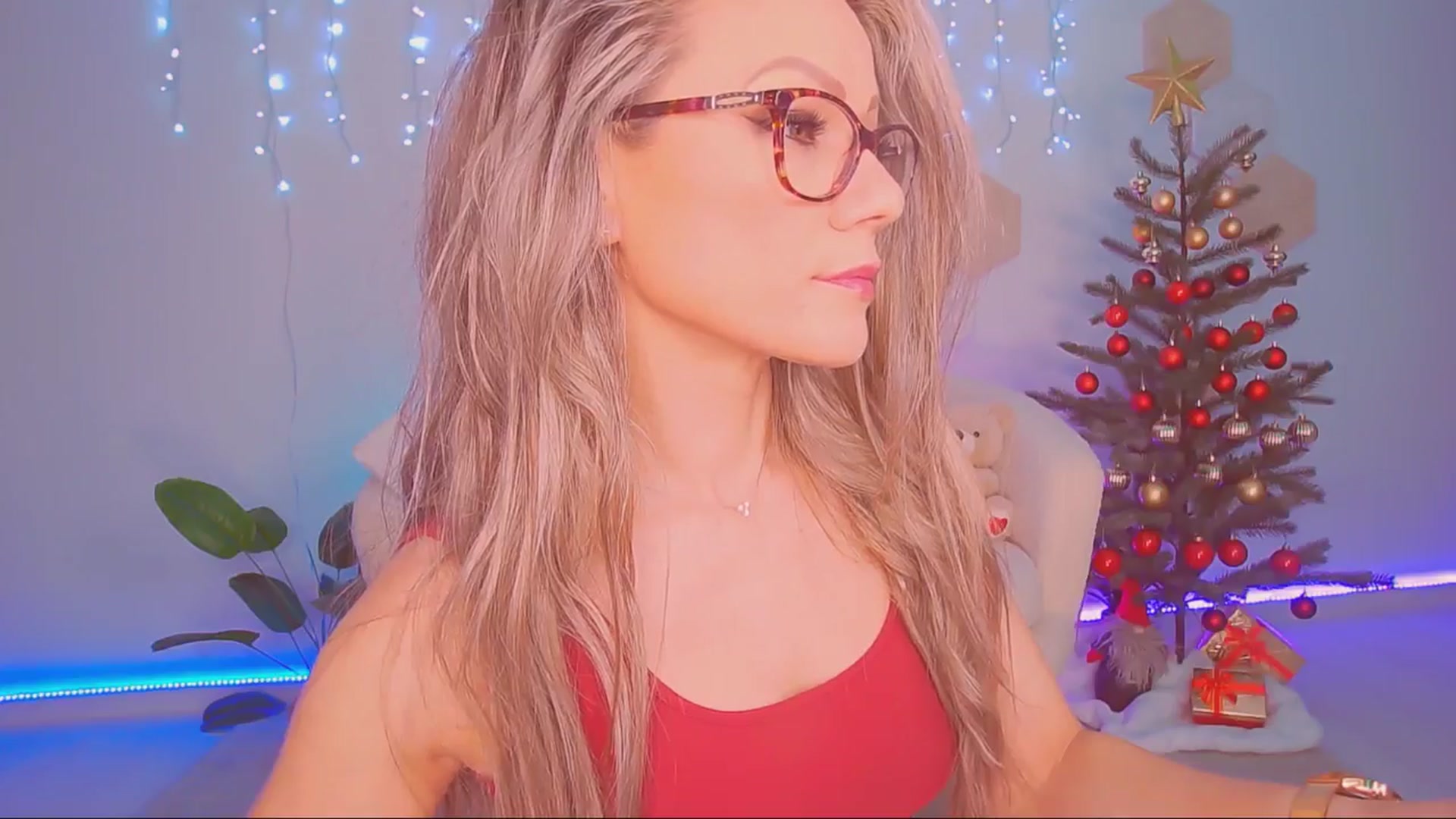 Gallery image thumbnail from Magic__Candy's myfreecams stream on, 12/03/2025, 24:13 image 5 of 20