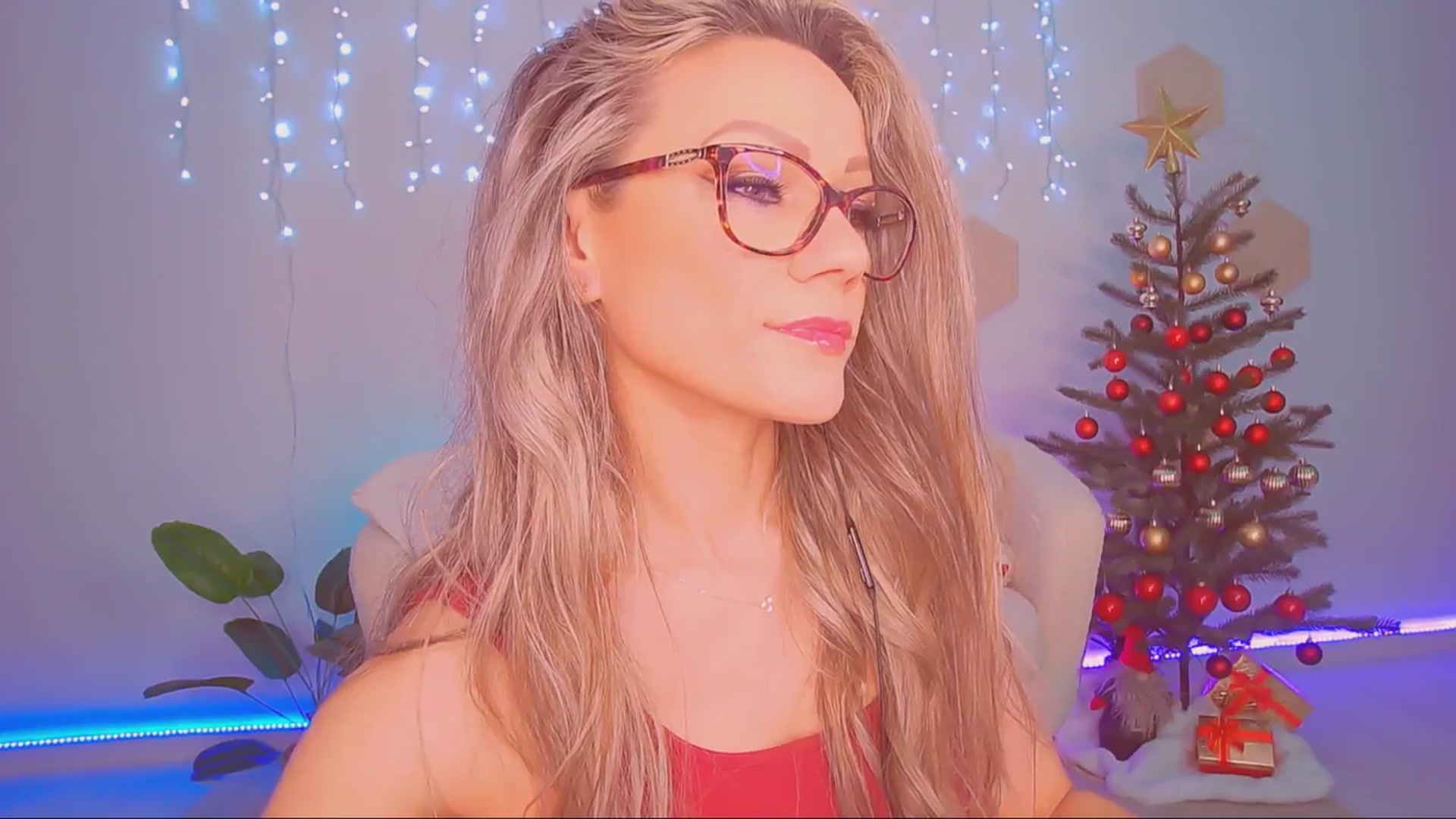 Gallery image thumbnail from Magic__Candy's myfreecams stream on, 12/03/2025, 24:13 image 18 of 20