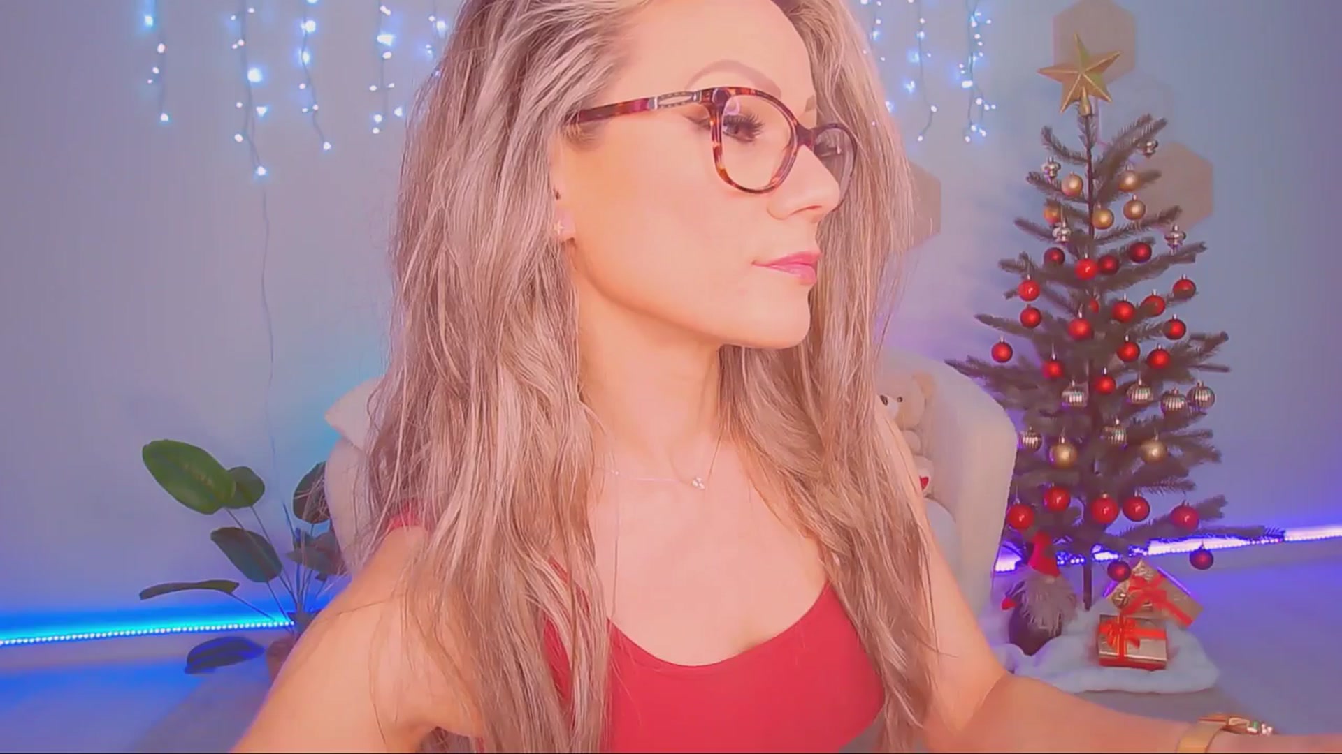 Gallery image thumbnail from Magic__Candy's myfreecams stream on, 12/03/2025, 24:13 image 6 of 20