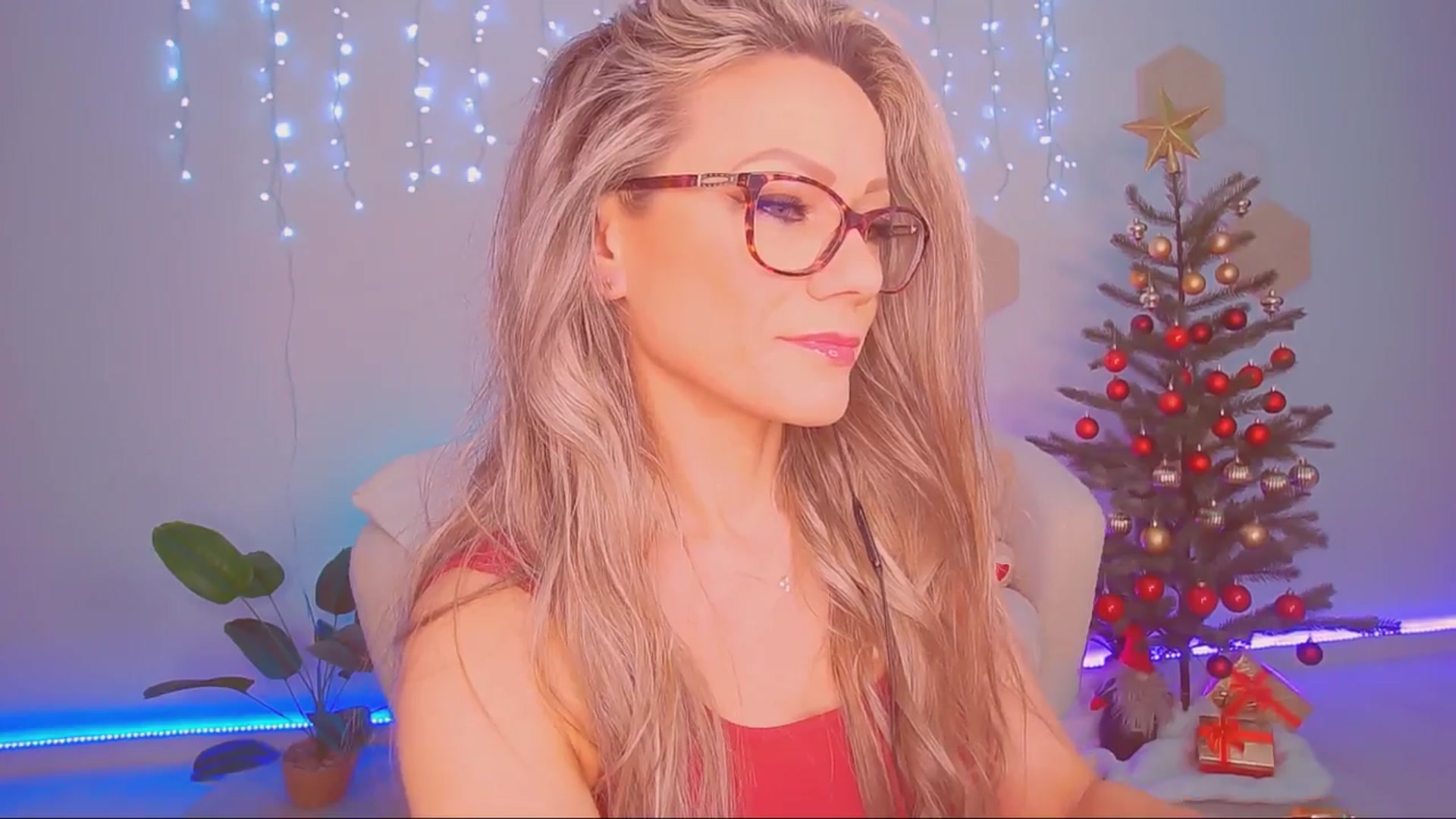 Gallery image thumbnail from Magic__Candy's myfreecams stream on, 12/03/2025, 24:13 image 17 of 20