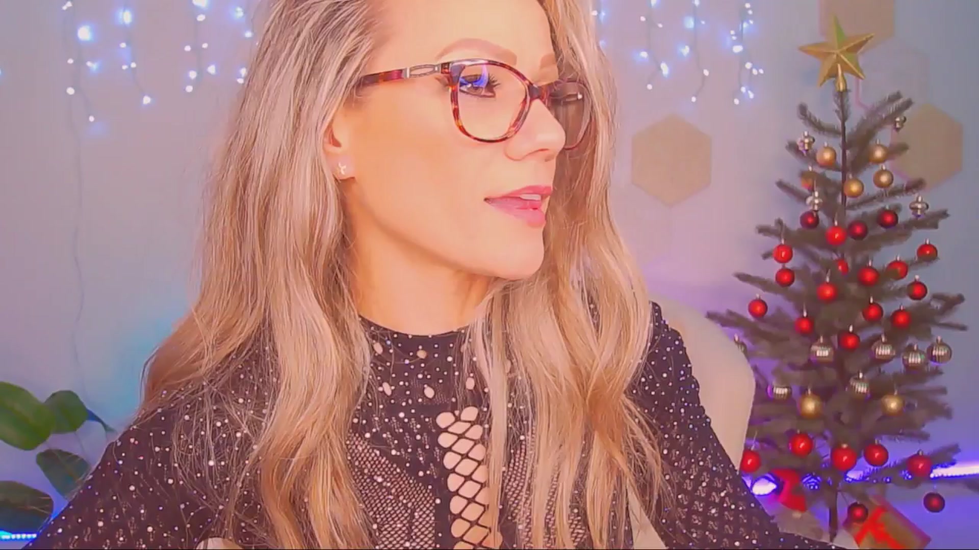 Gallery image thumbnail from Magic__Candy's myfreecams stream on, 12/09/2025, 01:13 image 6 of 20