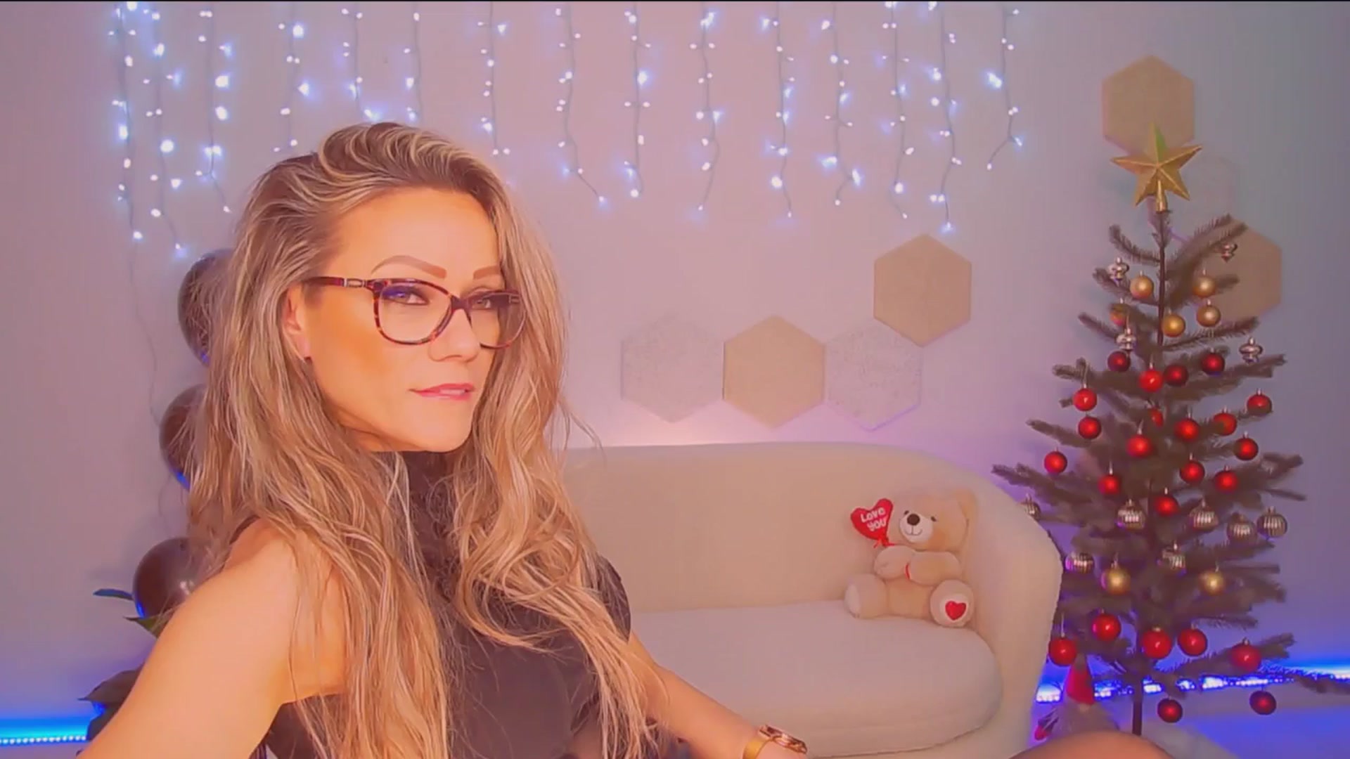 Gallery image thumbnail from Magic__Candy's myfreecams stream on, 12/14/2025, 23:34 image 7 of 20