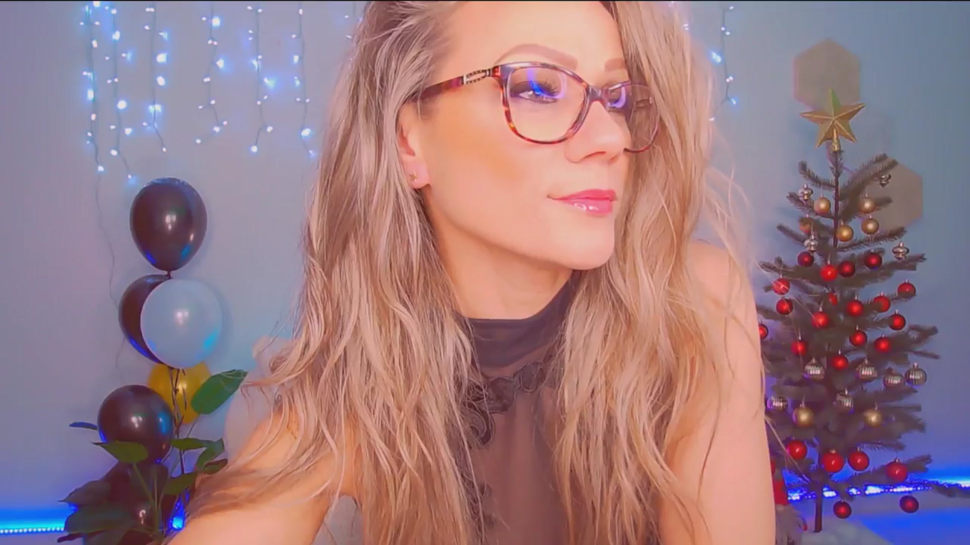 Gallery image thumbnail from Magic__Candy's myfreecams stream on, 12/14/2025, 23:34 image 3 of 20