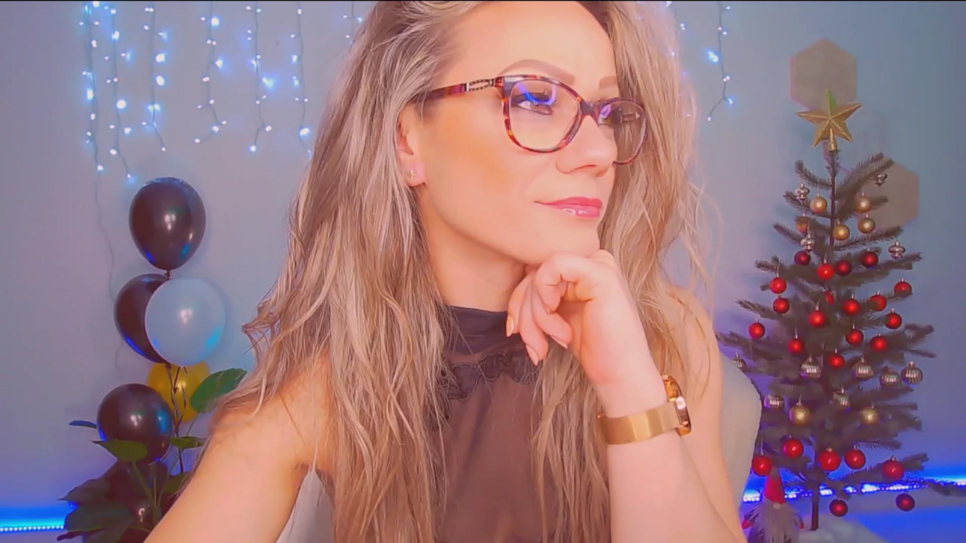 Gallery image thumbnail from Magic__Candy's myfreecams stream on, 12/14/2025, 23:34 image 2 of 20