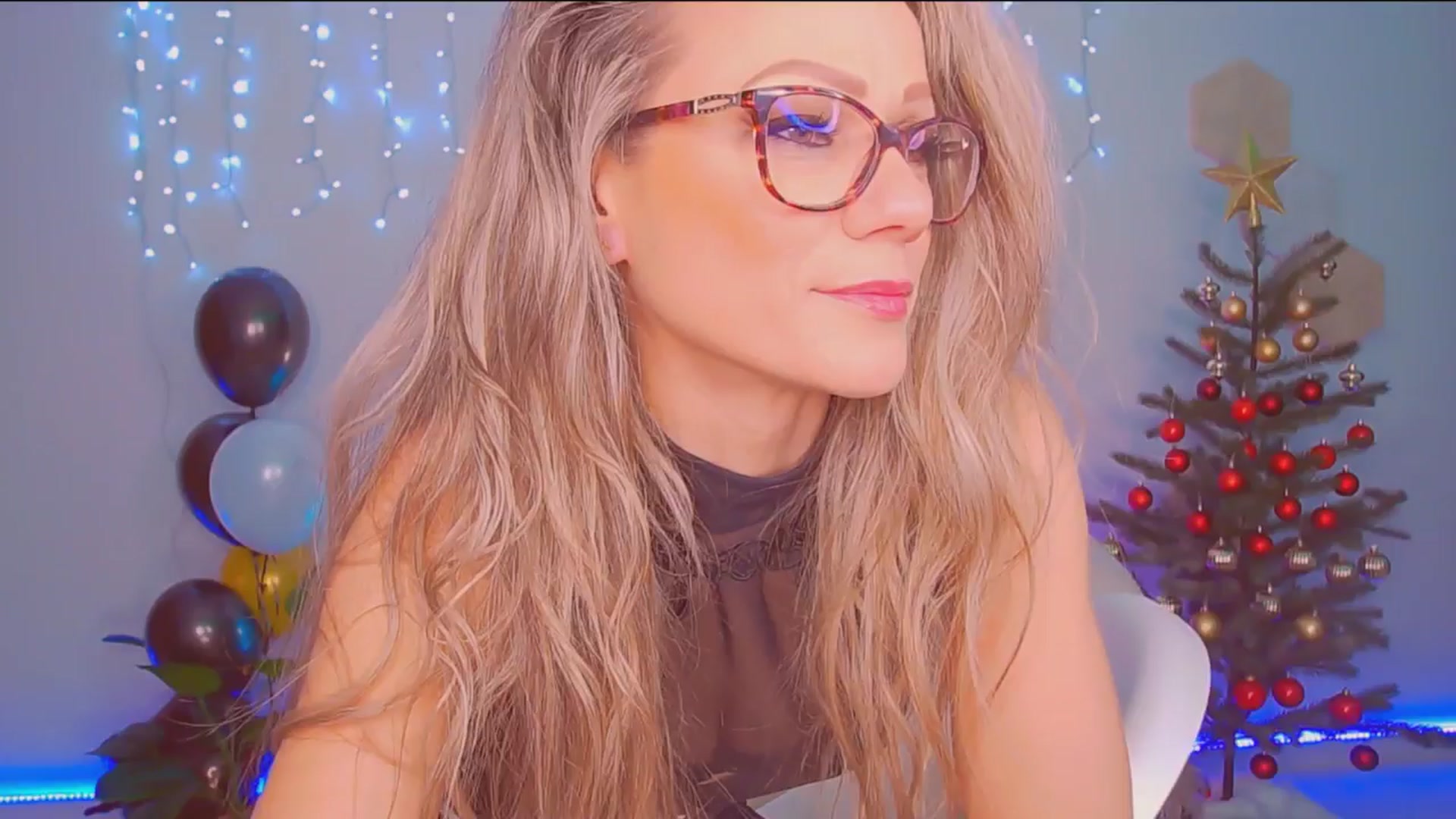 Gallery image thumbnail from Magic__Candy's myfreecams stream on, 12/14/2025, 23:34 image 5 of 20
