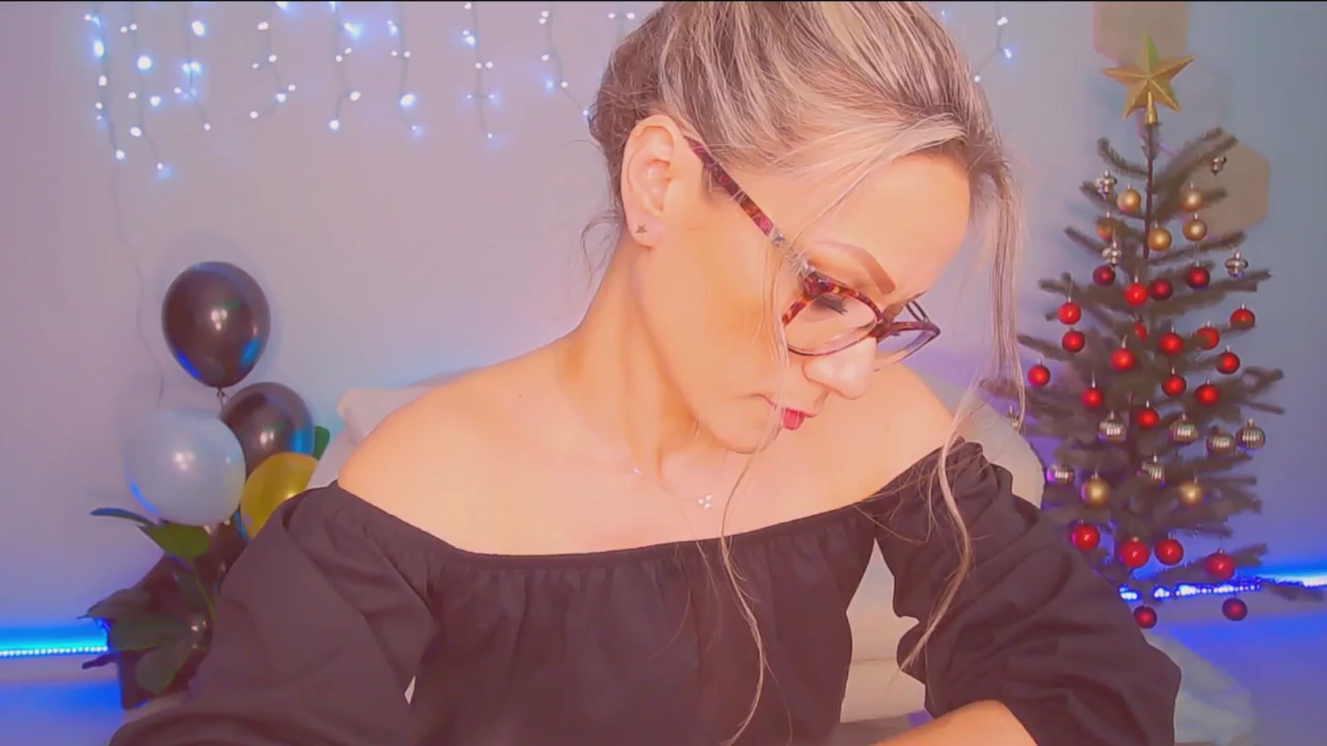 Gallery image thumbnail from Magic__Candy's myfreecams stream on, 12/16/2025, 02:05 image 7 of 20