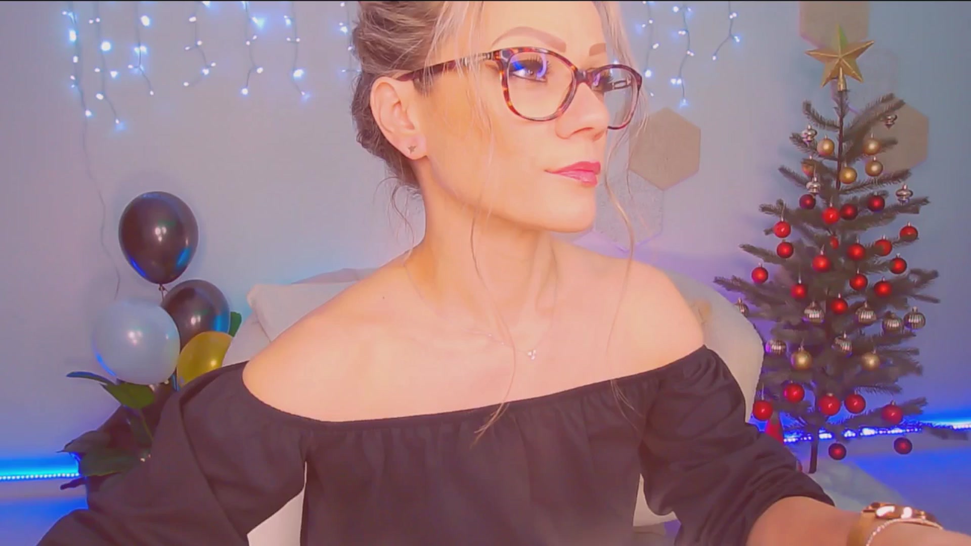 Gallery image thumbnail from Magic__Candy's myfreecams stream on, 12/16/2025, 02:05 image 13 of 20