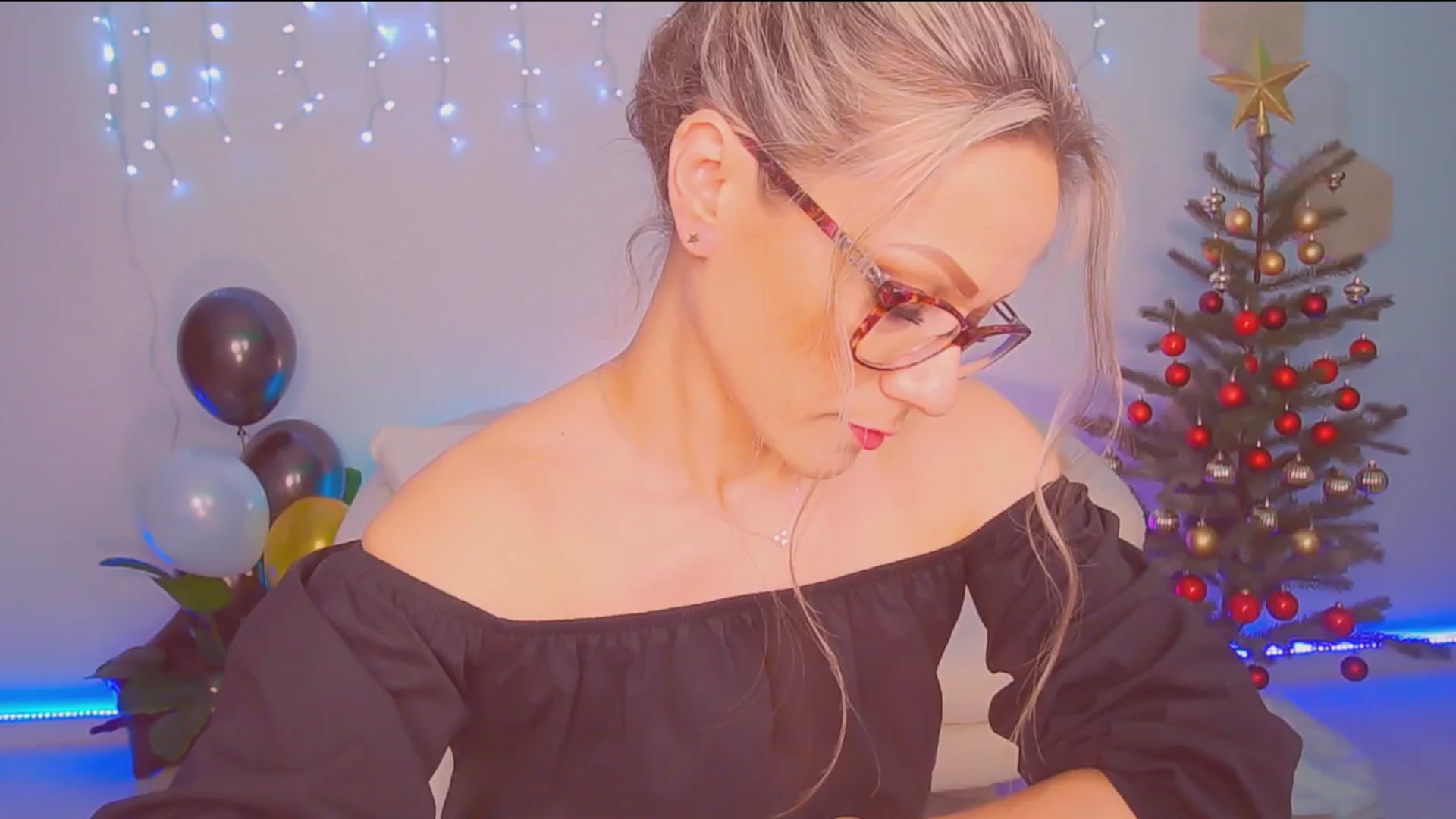 Gallery image thumbnail from Magic__Candy's myfreecams stream on, 12/16/2025, 02:05 image 5 of 20