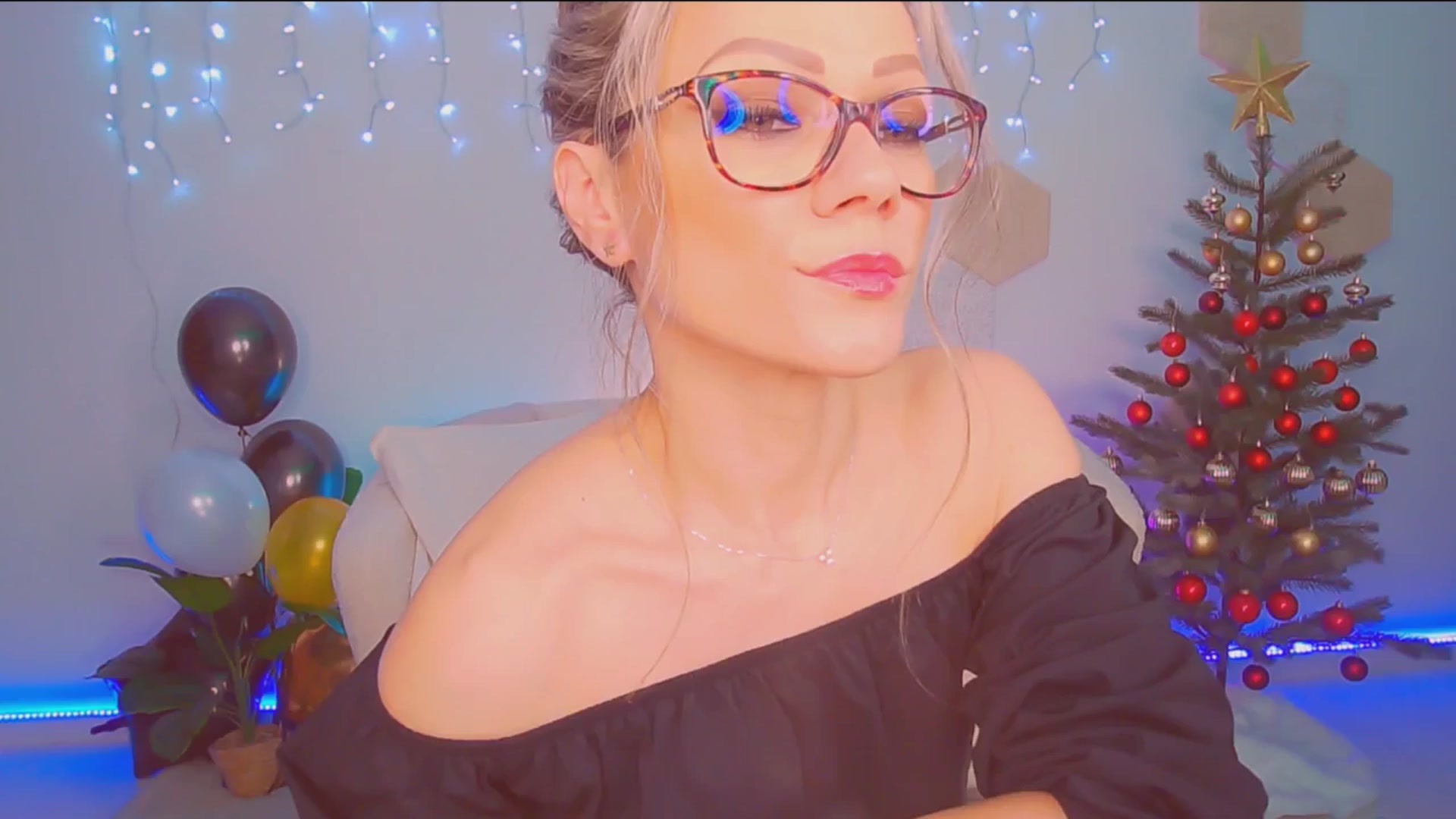 Gallery image thumbnail from Magic__Candy's myfreecams stream on, 12/16/2025, 02:05 image 4 of 20