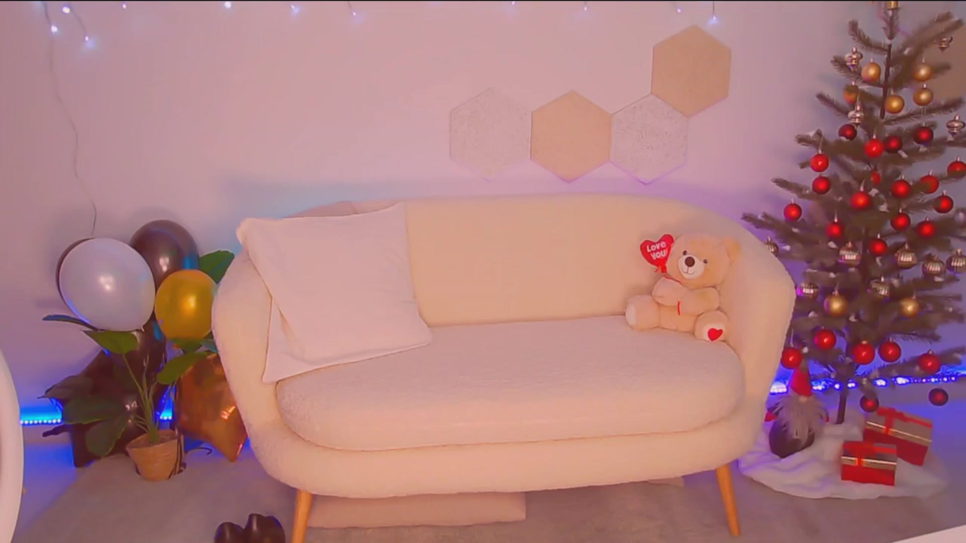 Gallery image thumbnail from Magic__Candy's myfreecams stream on, 12/20/2025, 03:23 image 9 of 20