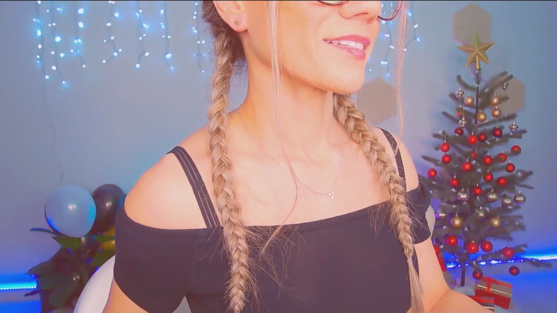 Gallery image thumbnail from Magic__Candy's myfreecams stream on, 12/22/2025, 02:54 image 3 of 20