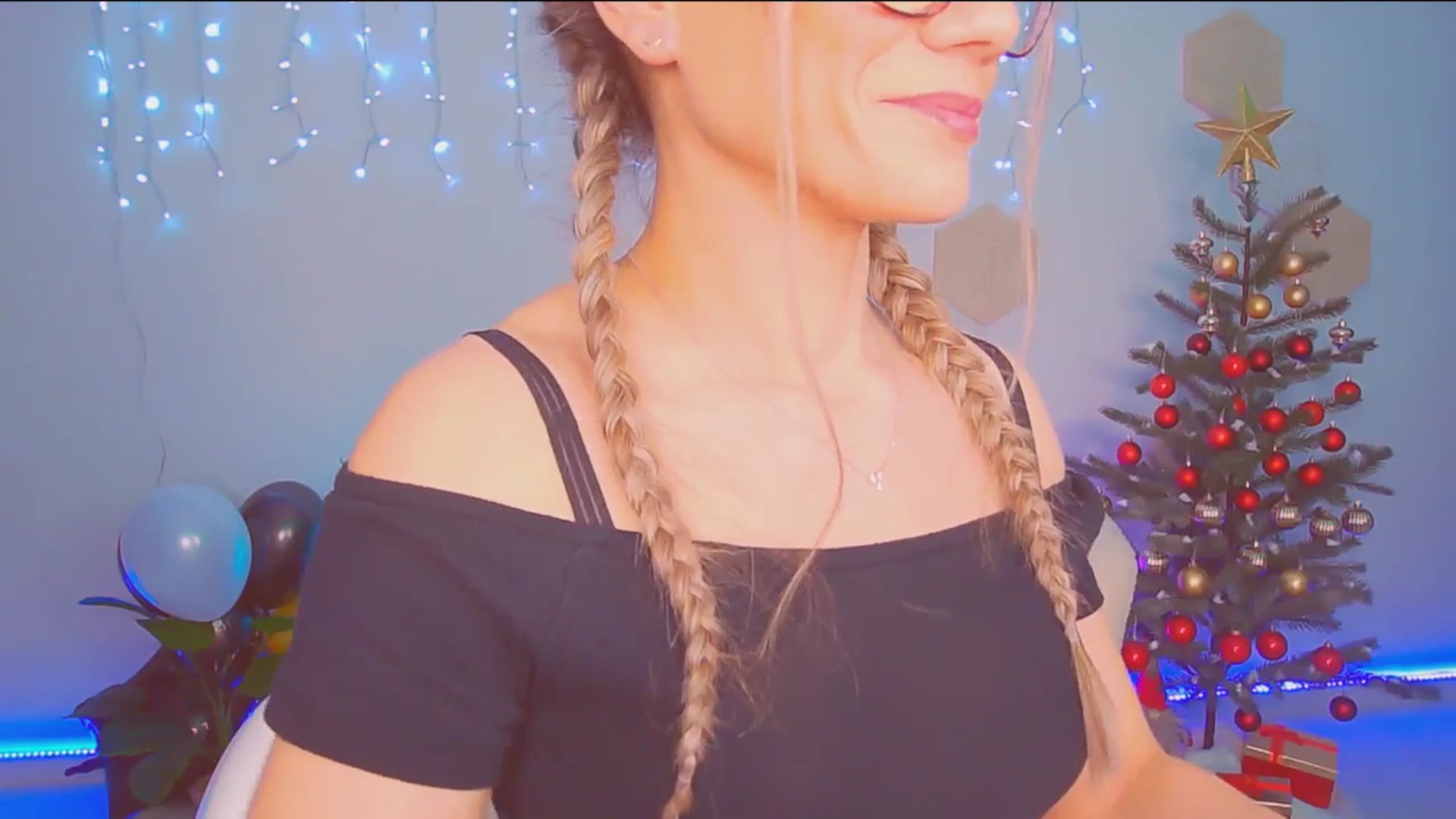 Gallery image thumbnail from Magic__Candy's myfreecams stream on, 12/22/2025, 02:54 image 2 of 20