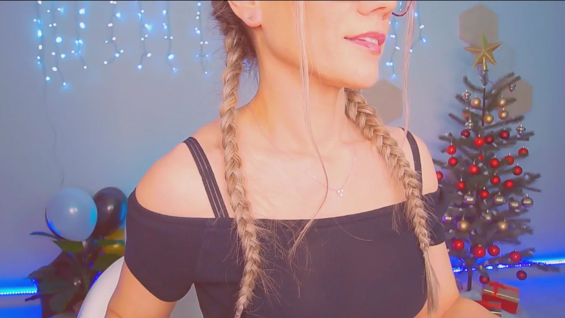 Gallery image thumbnail from Magic__Candy's myfreecams stream on, 12/22/2025, 02:54 image 1 of 20