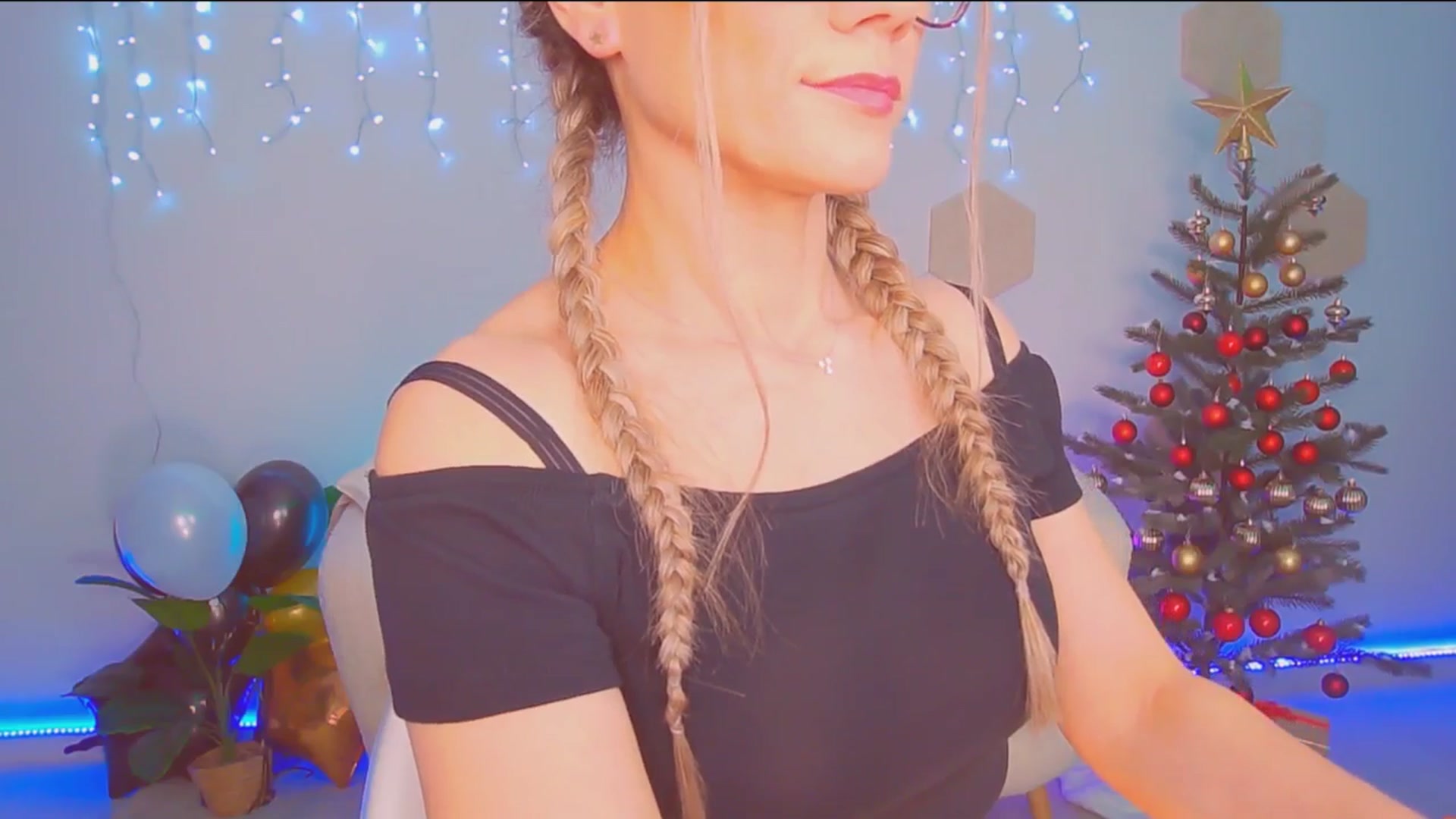 Gallery image thumbnail from Magic__Candy's myfreecams stream on, 12/22/2025, 02:54 image 15 of 20
