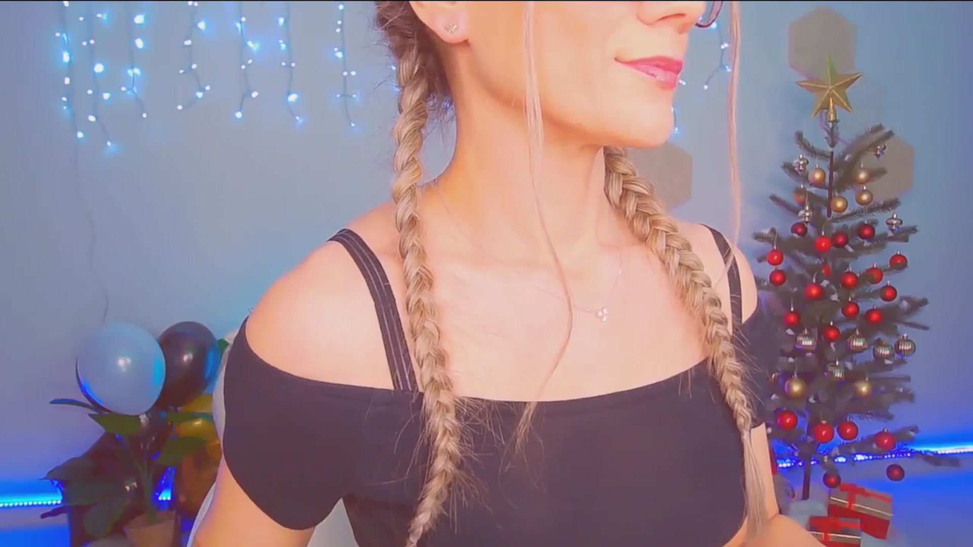 Gallery image thumbnail from Magic__Candy's myfreecams stream on, 12/22/2025, 02:54 image 10 of 20