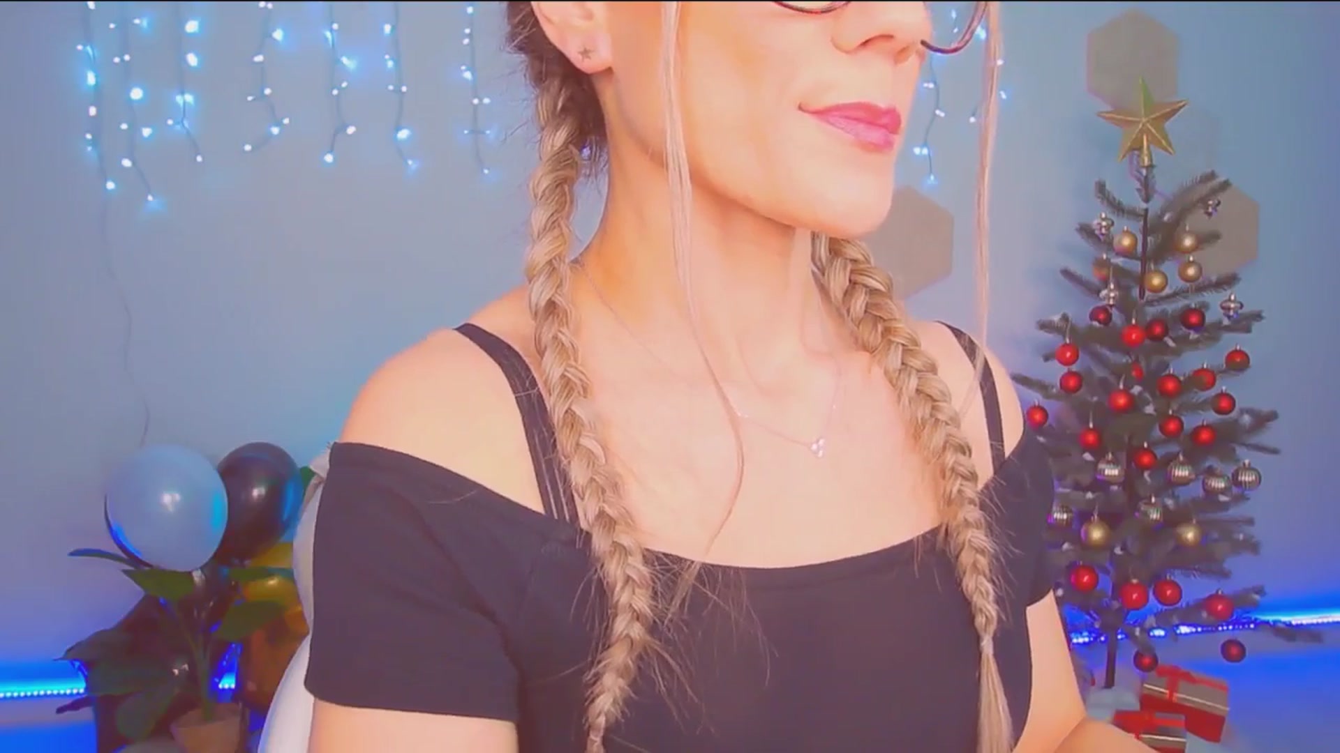 Gallery image thumbnail from Magic__Candy's myfreecams stream on, 12/22/2025, 02:54 image 11 of 20