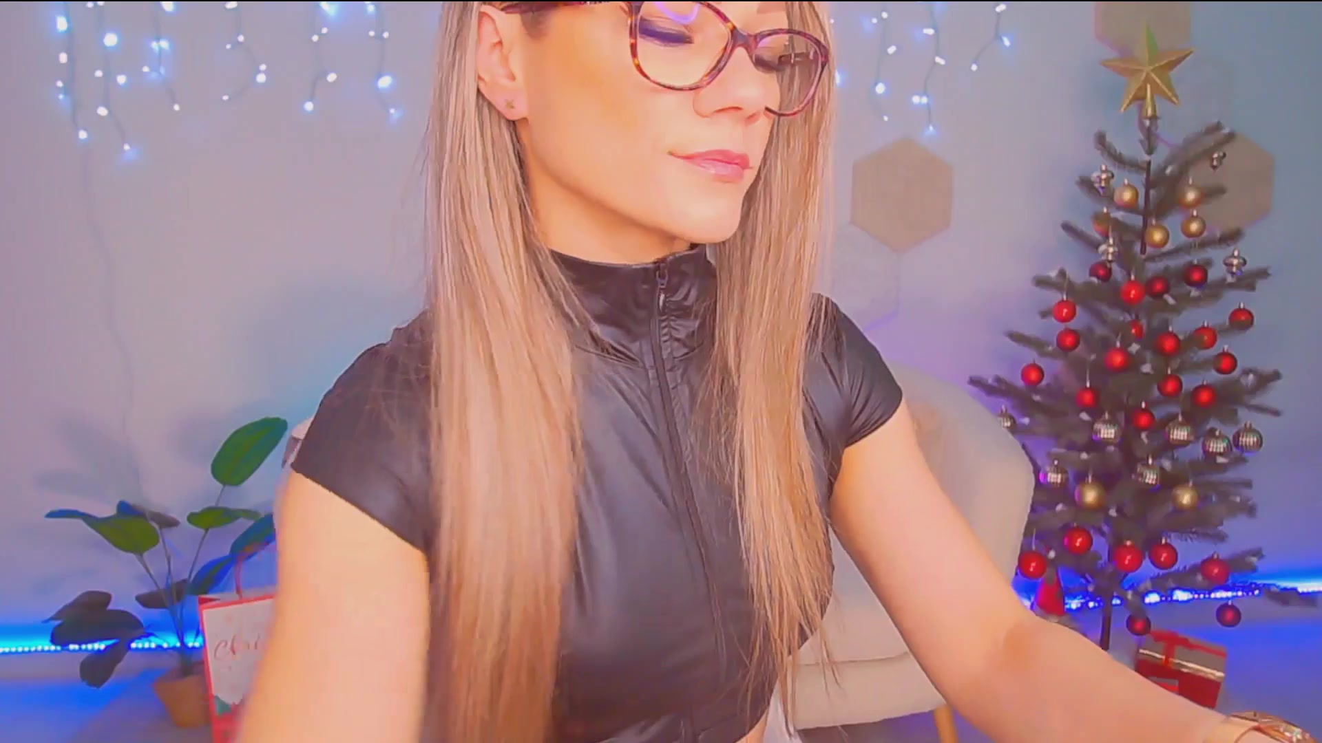 Gallery image thumbnail from Magic__Candy's myfreecams stream on, 01/01/2026, 24:47 image 7 of 20