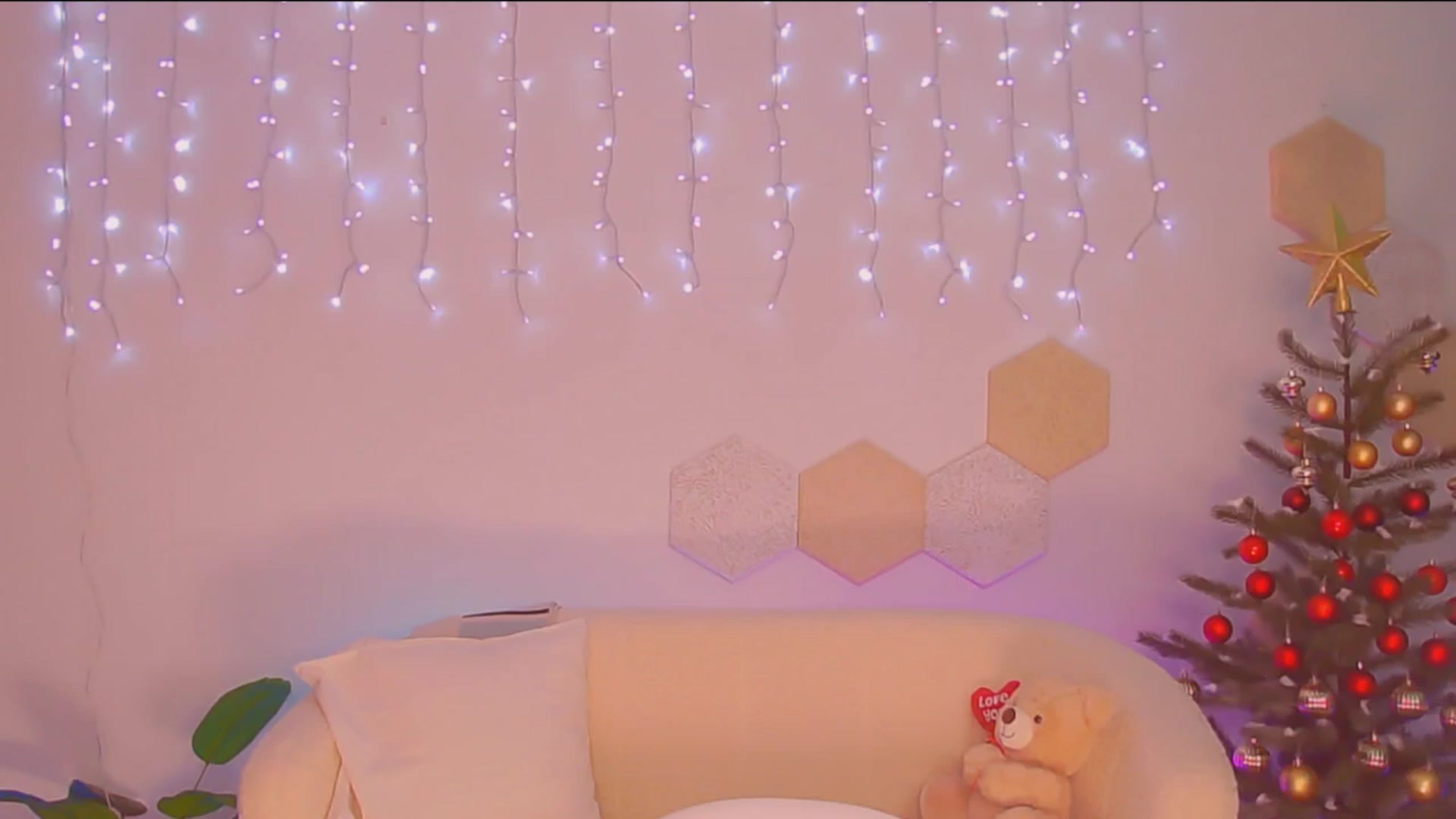 Gallery image thumbnail from Magic__Candy's myfreecams stream on, 01/01/2026, 02:38 image 1 of 20