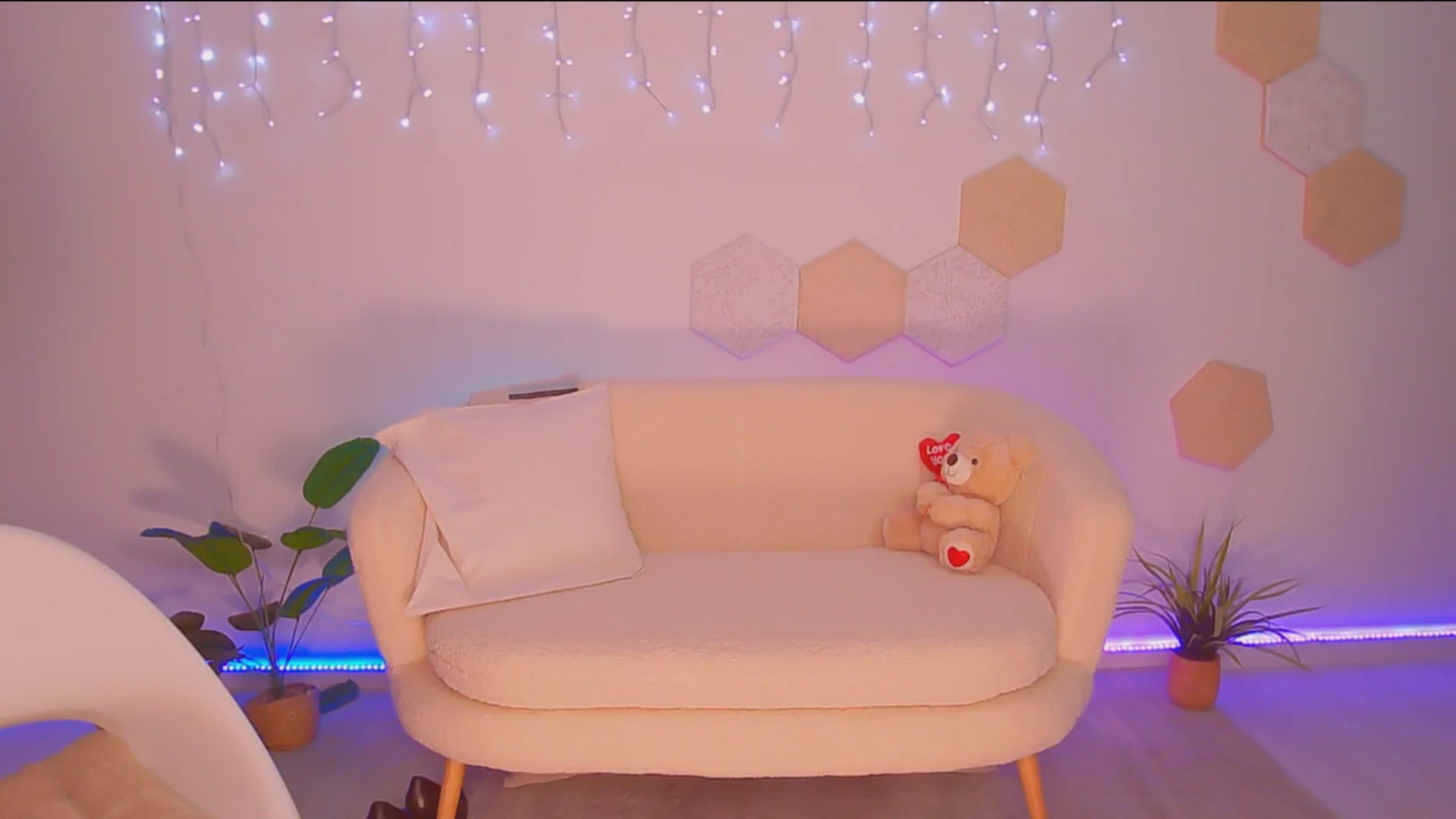Gallery image thumbnail from Magic__Candy's myfreecams stream on, 01/03/2026, 01:29 image 16 of 20