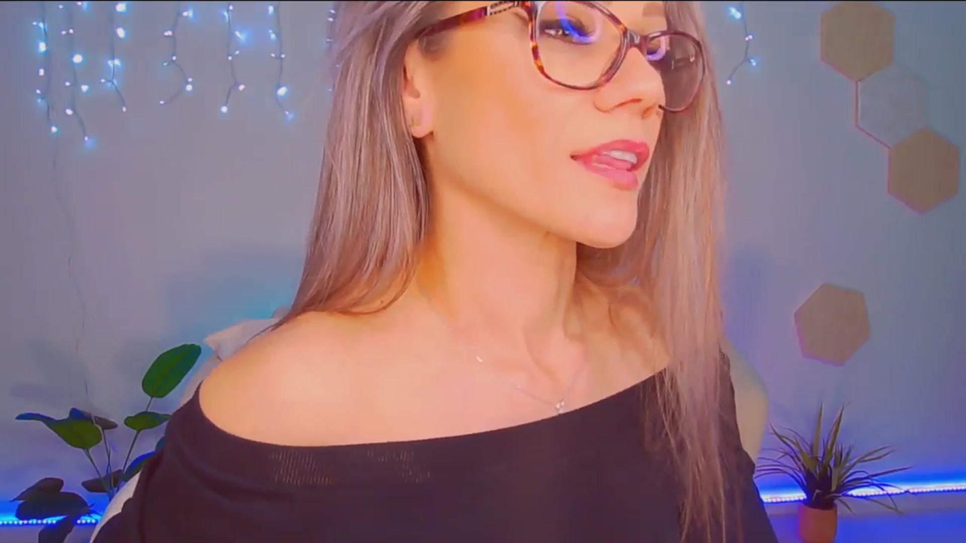 Gallery image thumbnail from Magic__Candy's myfreecams stream on, 01/03/2026, 03:29 image 6 of 20