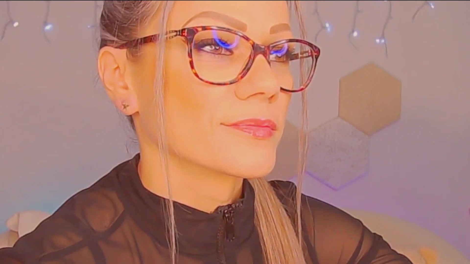 Gallery image thumbnail from Magic__Candy's myfreecams stream on, 01/04/2026, 24:04 image 5 of 20