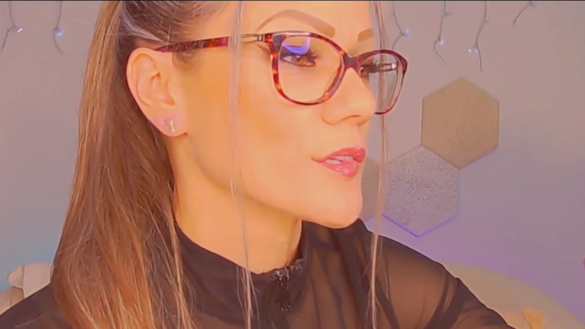 Gallery image thumbnail from Magic__Candy's myfreecams stream on, 01/04/2026, 24:04 image 10 of 20