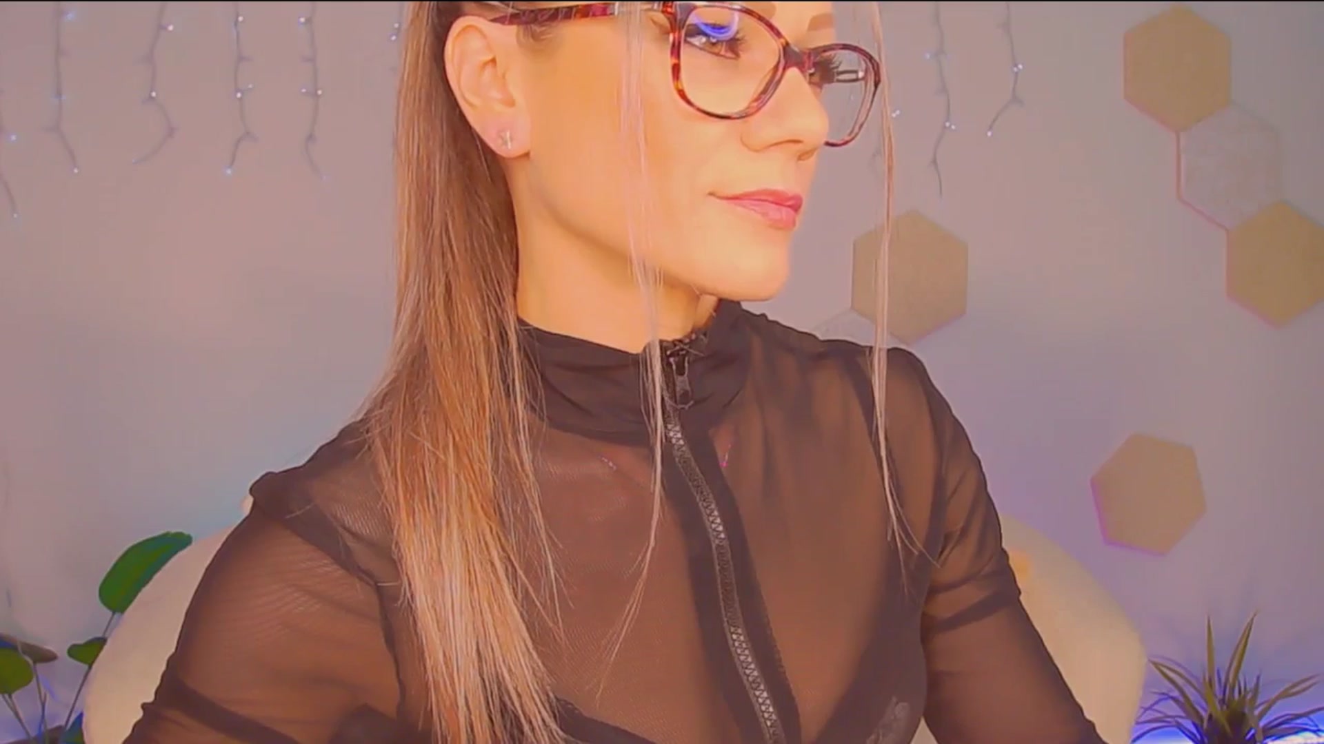 Gallery image thumbnail from Magic__Candy's myfreecams stream on, 01/04/2026, 24:04 image 15 of 20
