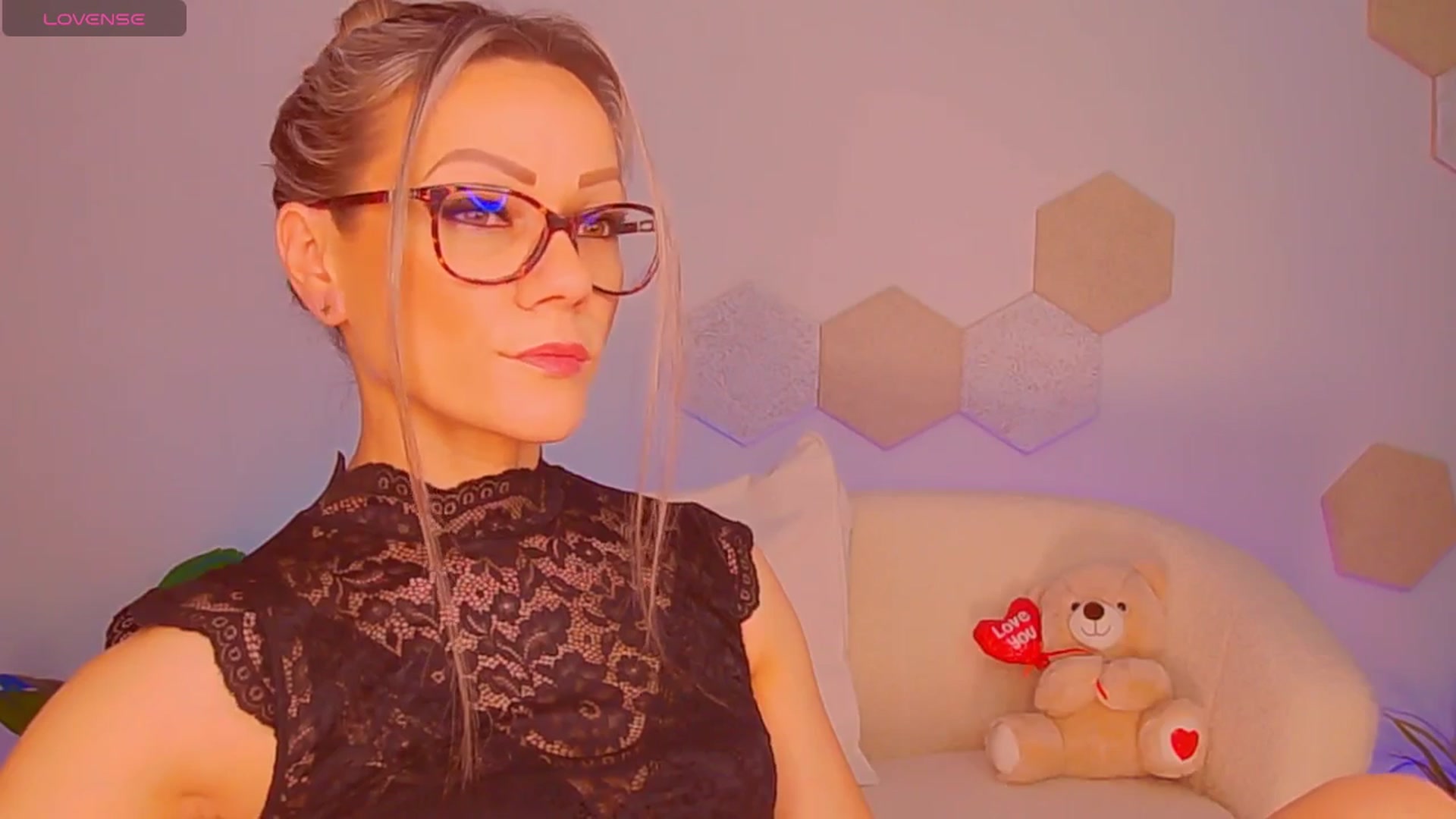 Gallery image thumbnail from Magic__Candy's myfreecams stream on, 01/06/2026, 24:41 image 20 of 20