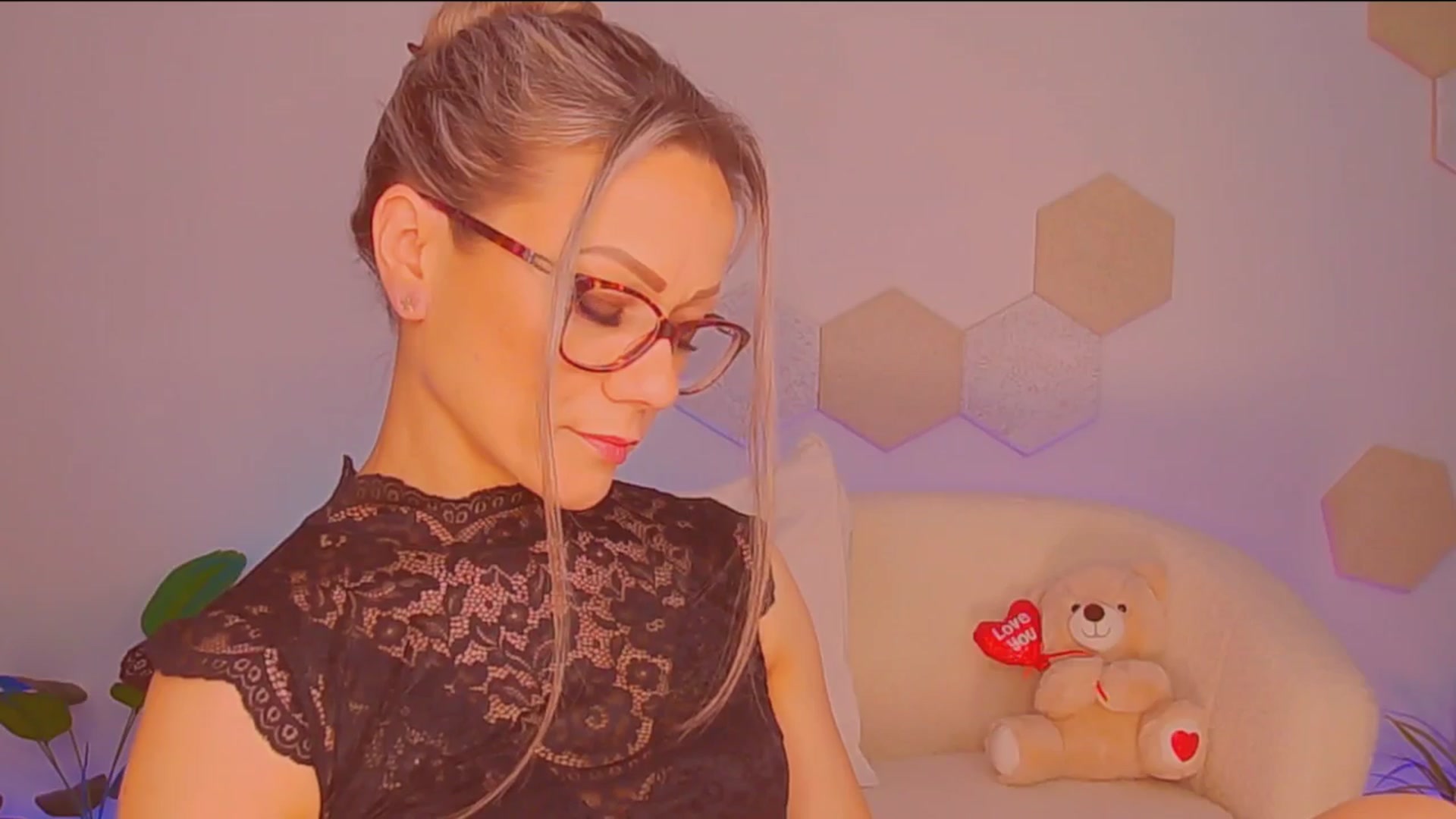Gallery image thumbnail from Magic__Candy's myfreecams stream on, 01/06/2026, 24:41 image 19 of 20