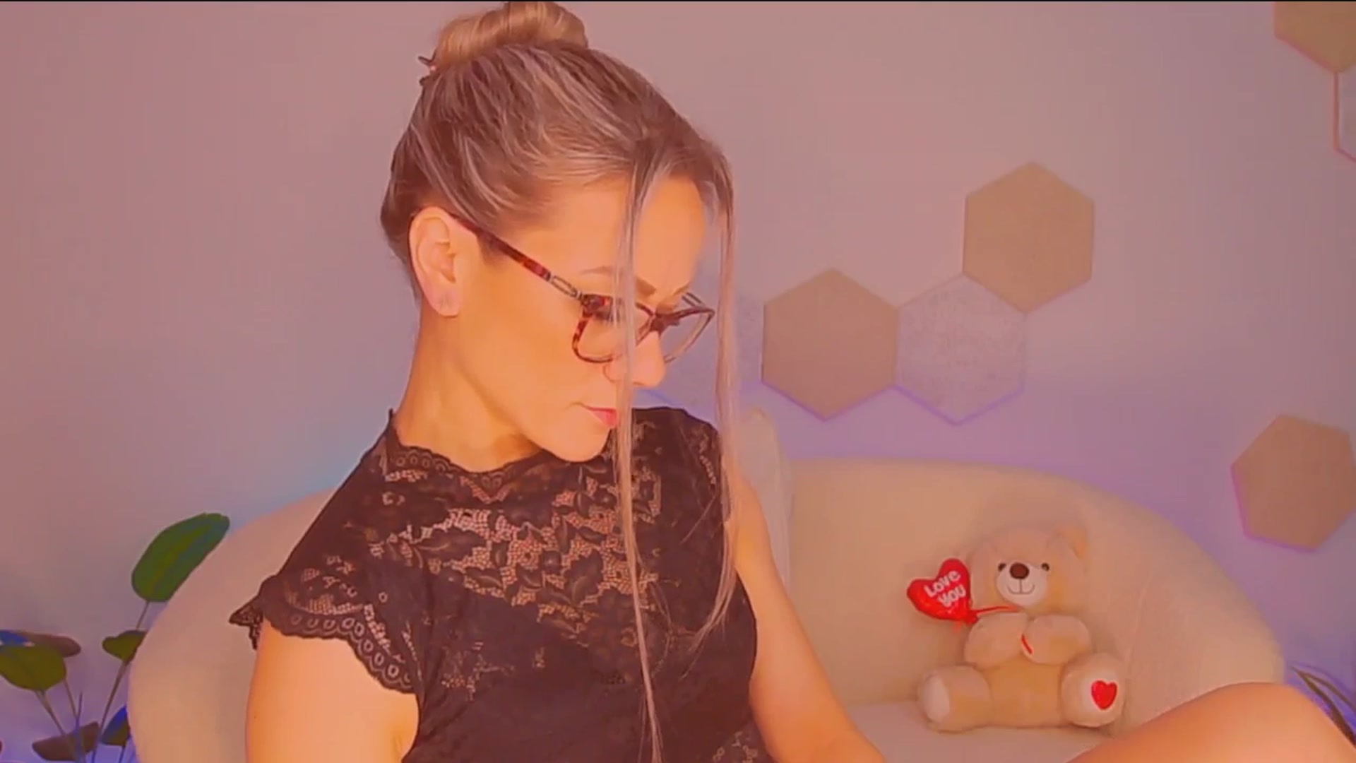 Gallery image thumbnail from Magic__Candy's myfreecams stream on, 01/06/2026, 24:41 image 12 of 20