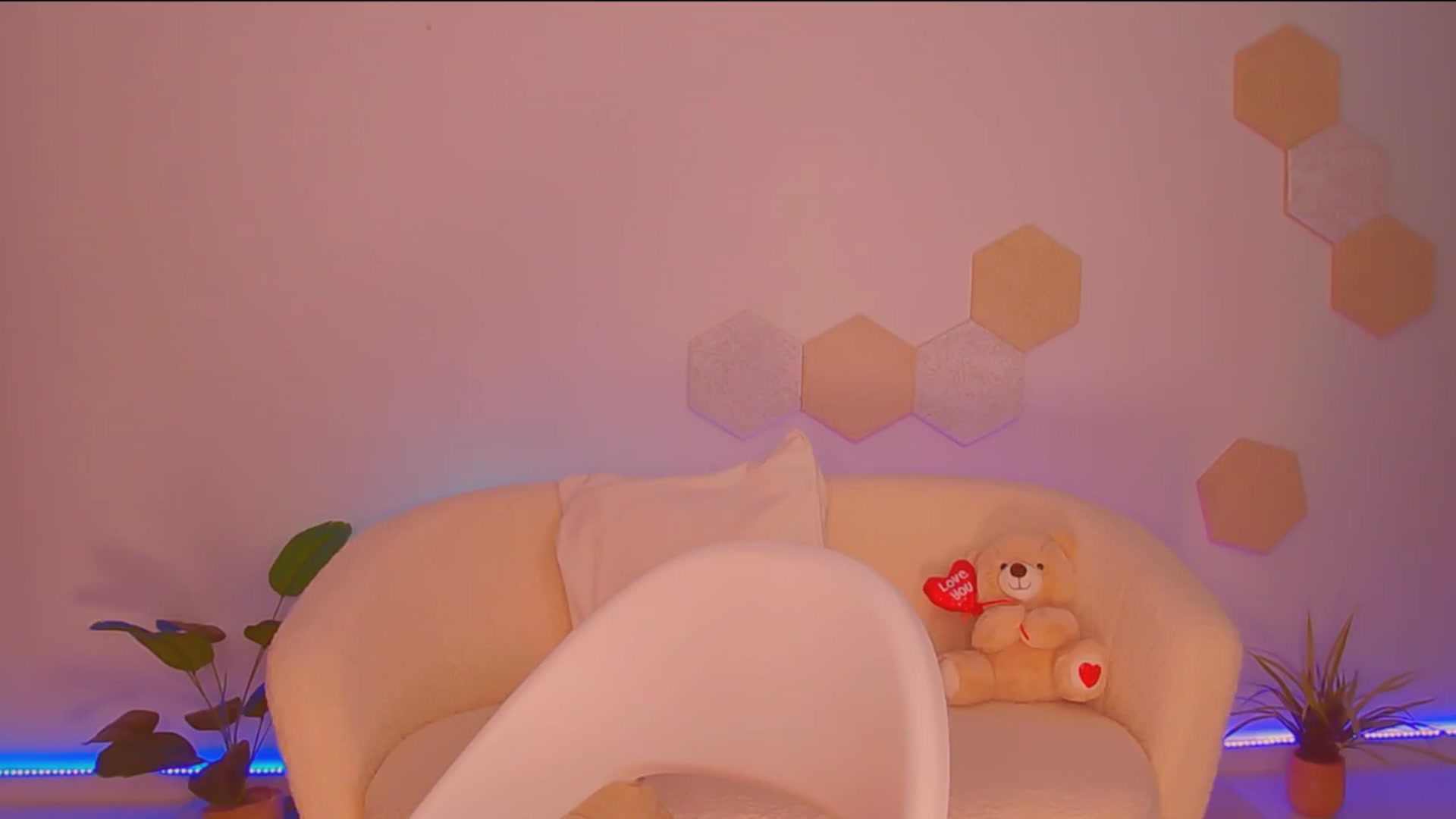 Gallery image thumbnail from Magic__Candy's myfreecams stream on, 01/06/2026, 24:41 image 3 of 20