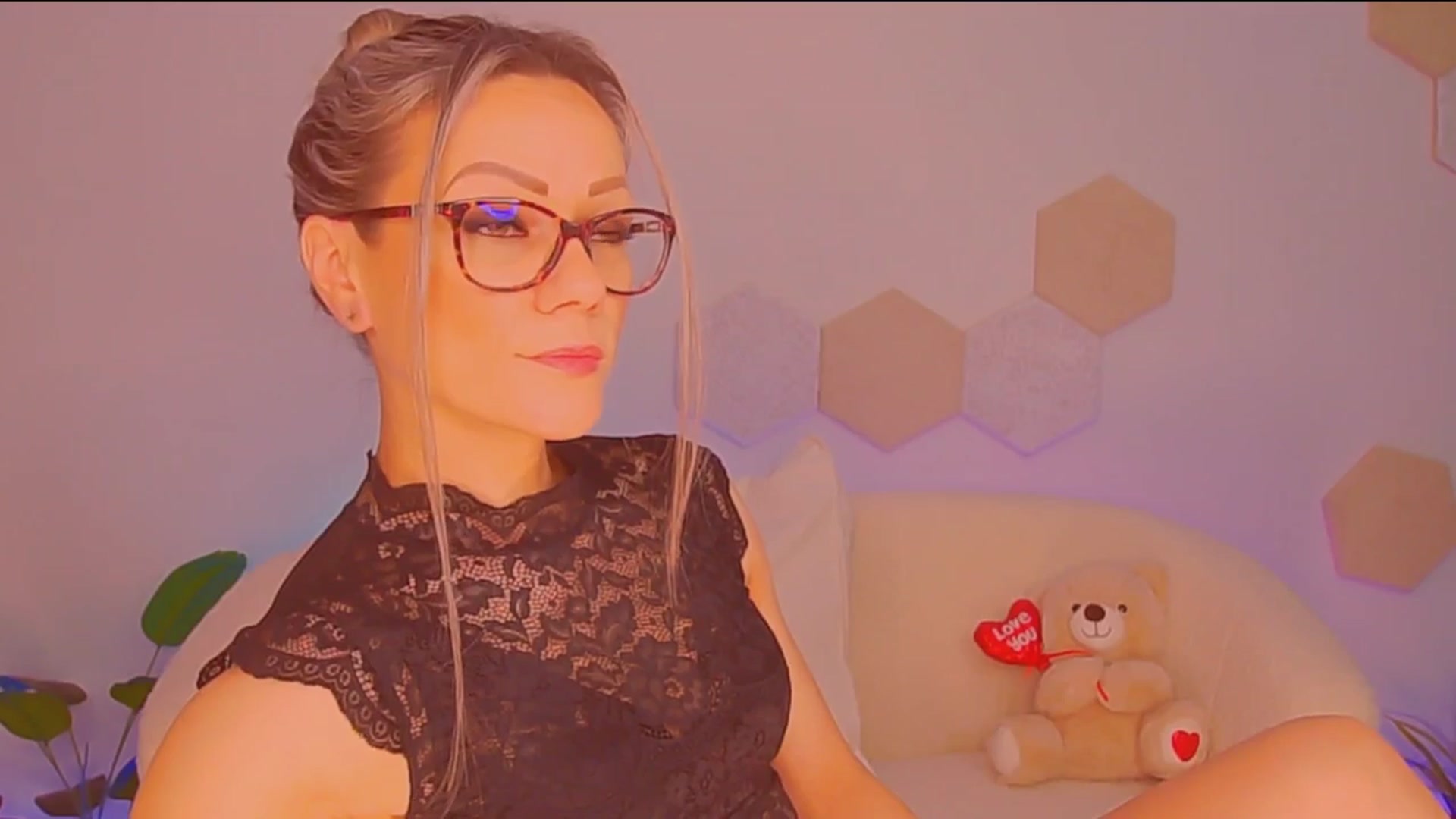 Gallery image thumbnail from Magic__Candy's myfreecams stream on, 01/06/2026, 24:41 image 10 of 20