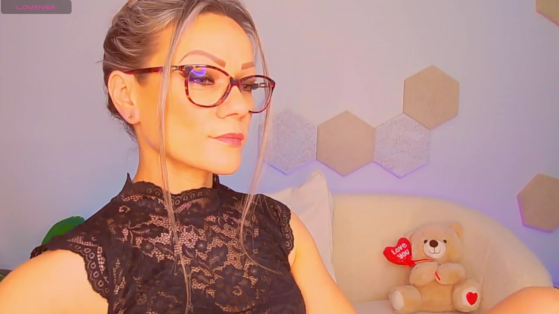 Gallery image thumbnail from Magic__Candy's myfreecams stream on, 01/06/2026, 01:31 image 2 of 20