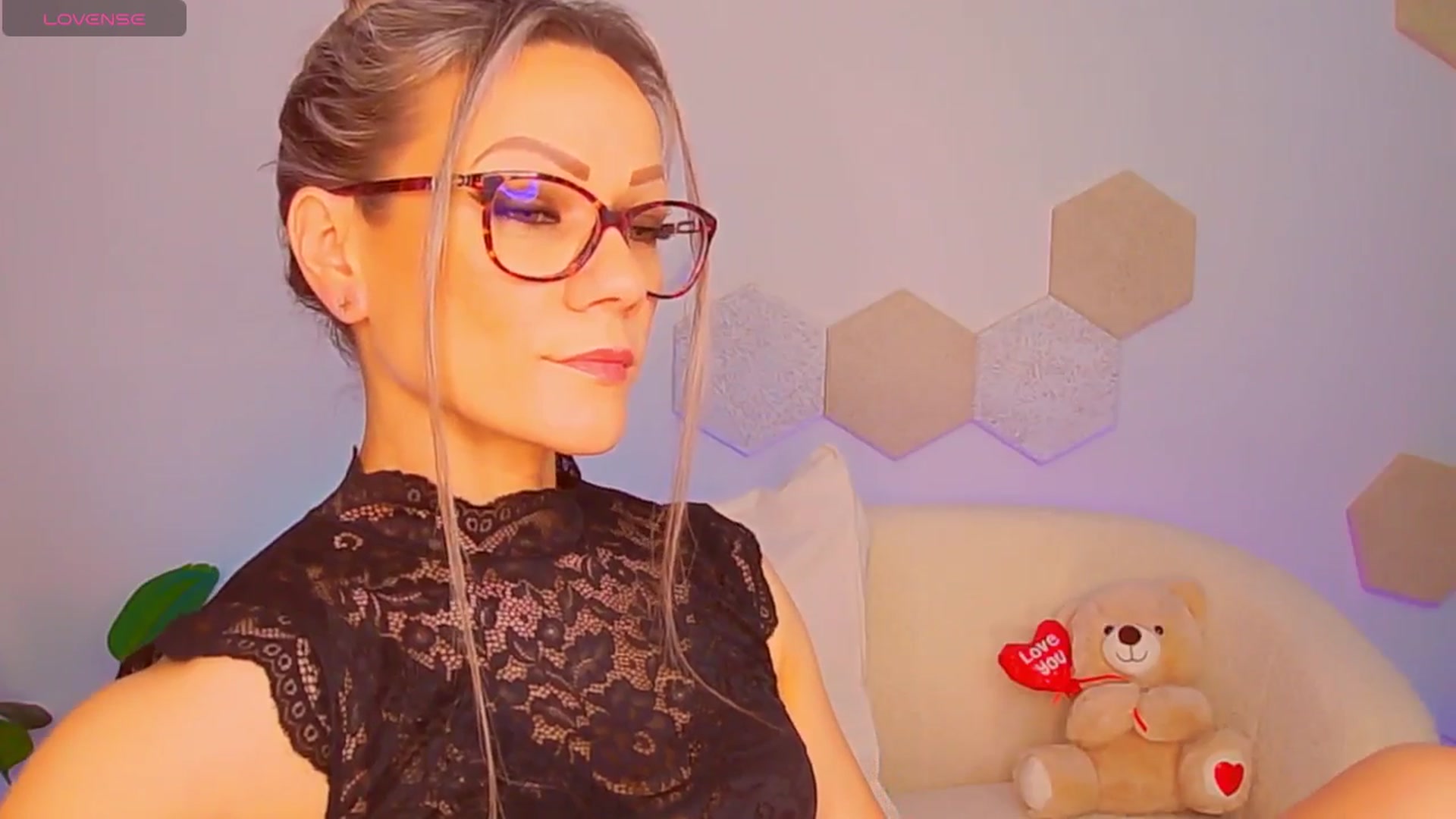 Gallery image thumbnail from Magic__Candy's myfreecams stream on, 01/06/2026, 01:31 image 20 of 20