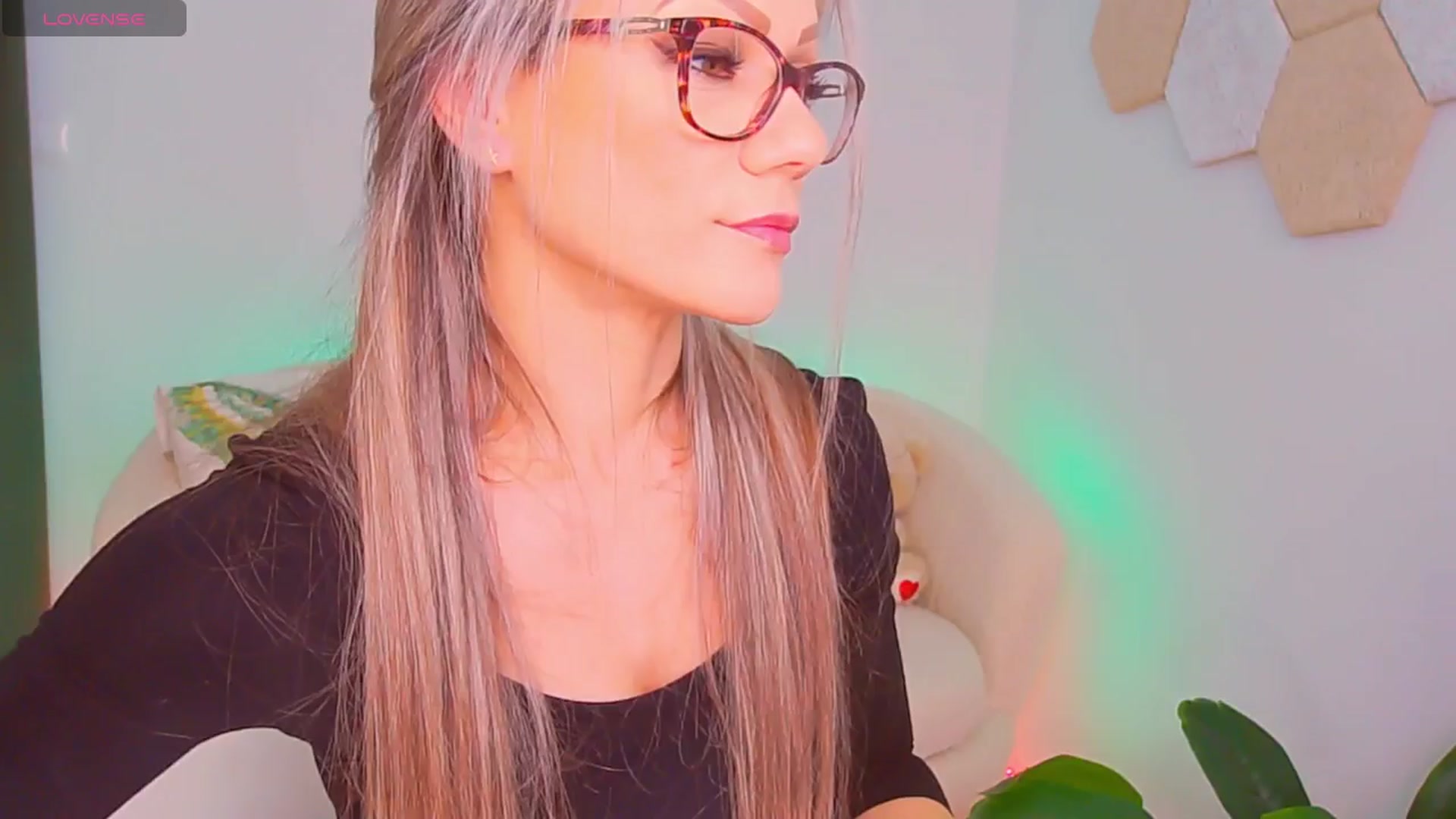 Gallery image thumbnail from Magic__Candy's myfreecams stream on, 01/10/2026, 23:48 image 2 of 20
