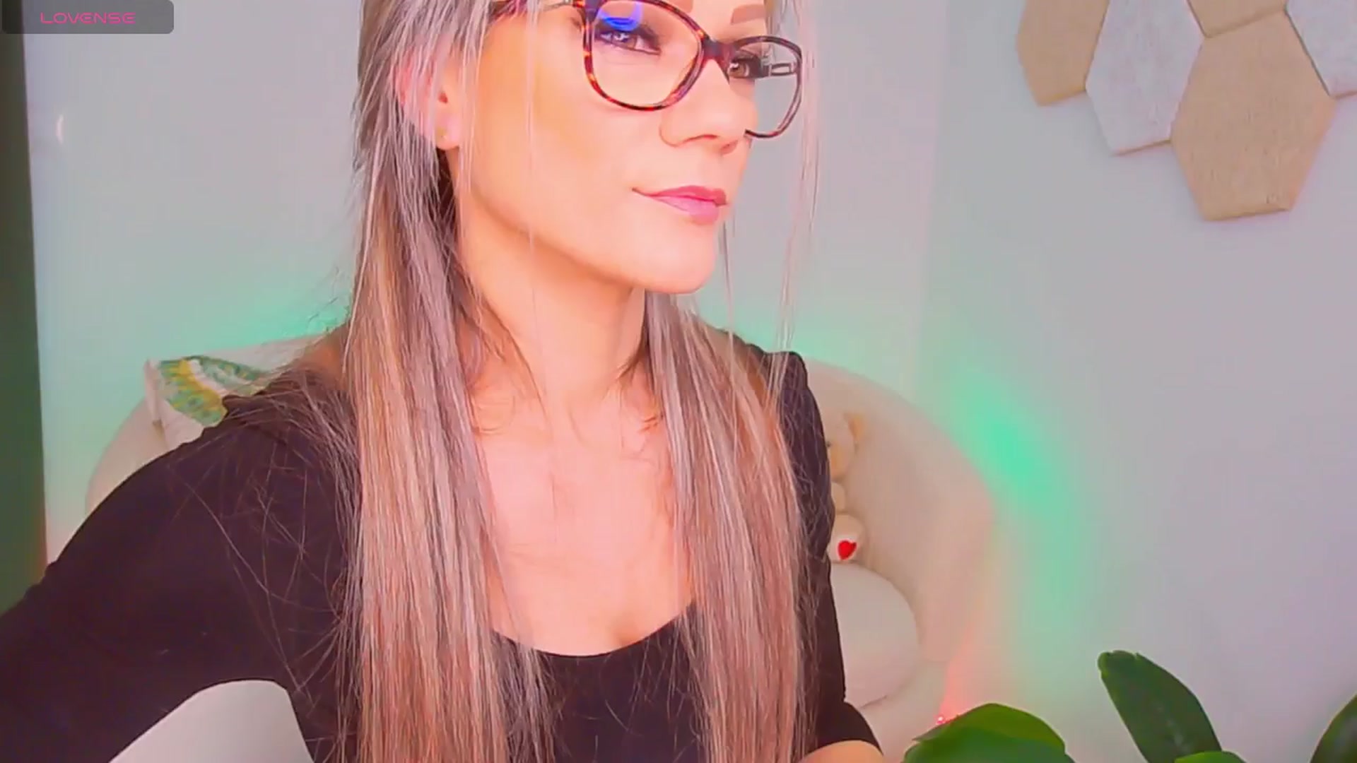 Gallery image thumbnail from Magic__Candy's myfreecams stream on, 01/10/2026, 23:48 image 4 of 20