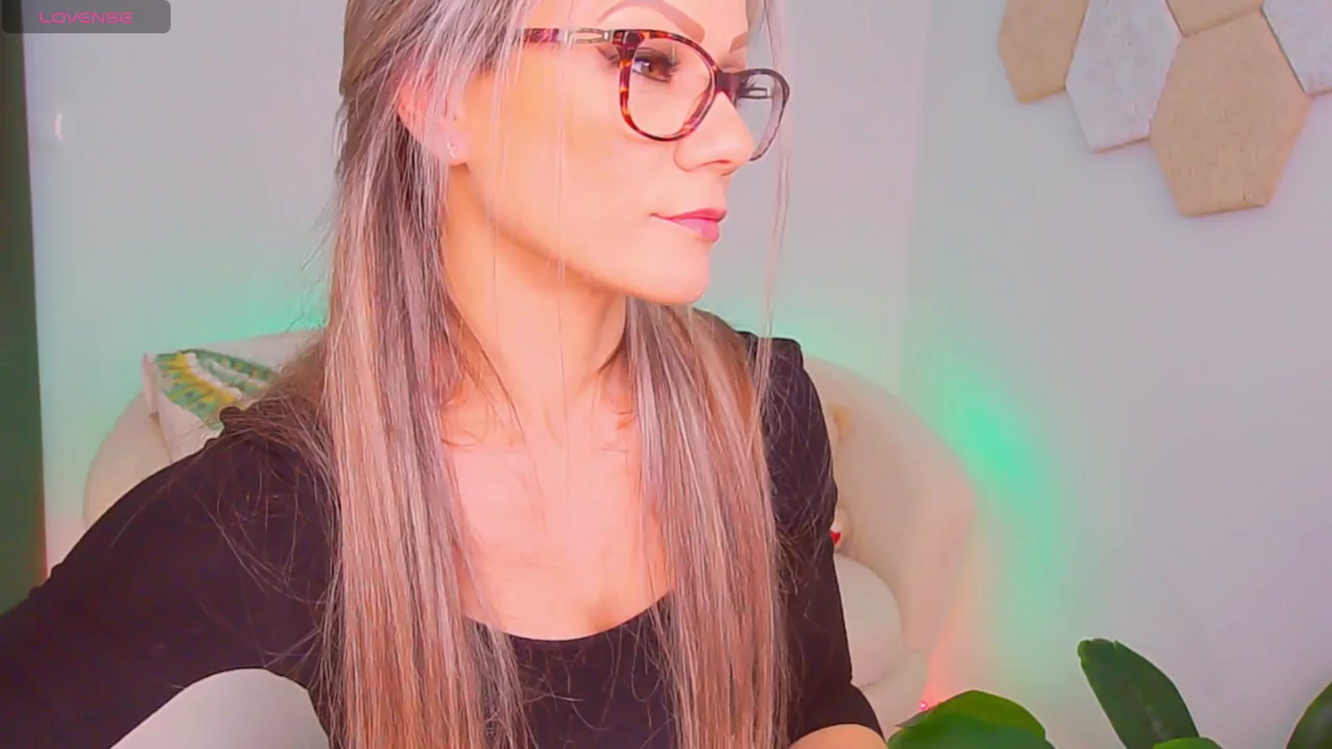 Gallery image thumbnail from Magic__Candy's myfreecams stream on, 01/10/2026, 23:48 image 3 of 20