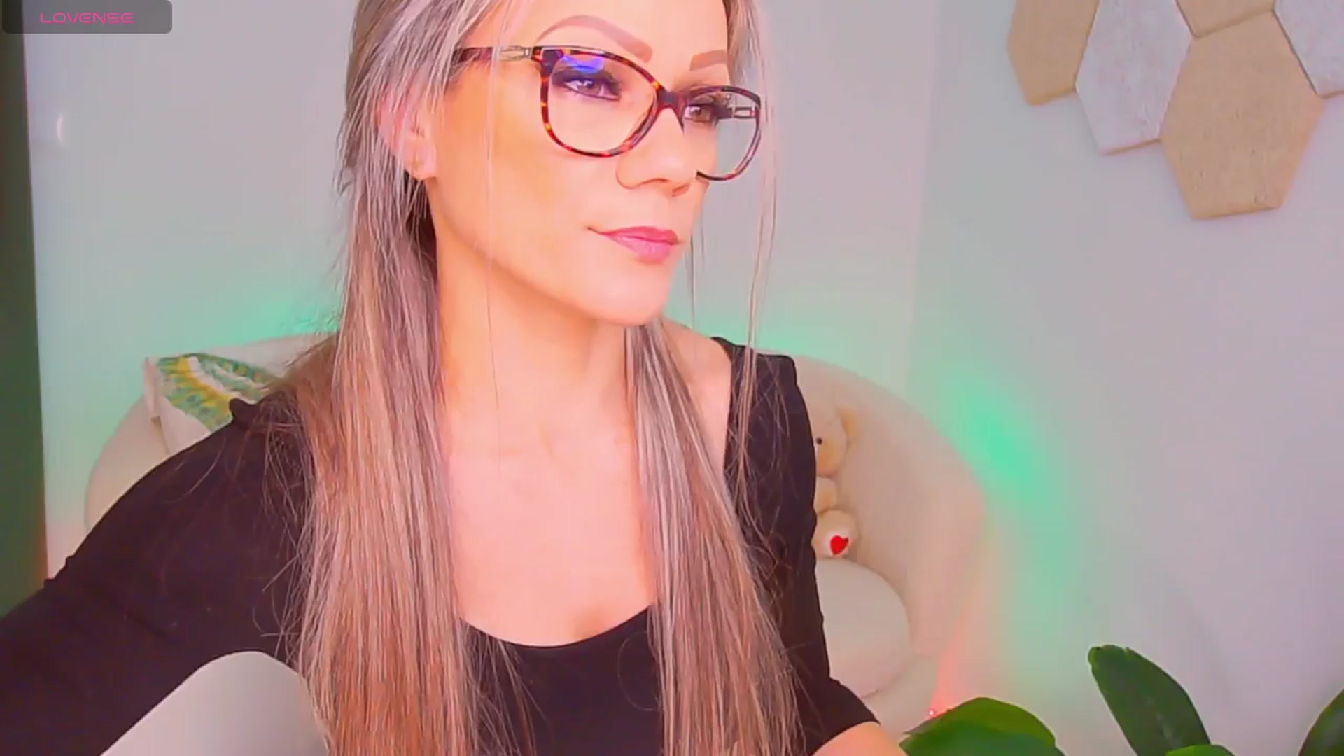 Gallery image thumbnail from Magic__Candy's myfreecams stream on, 01/10/2026, 23:48 image 18 of 20