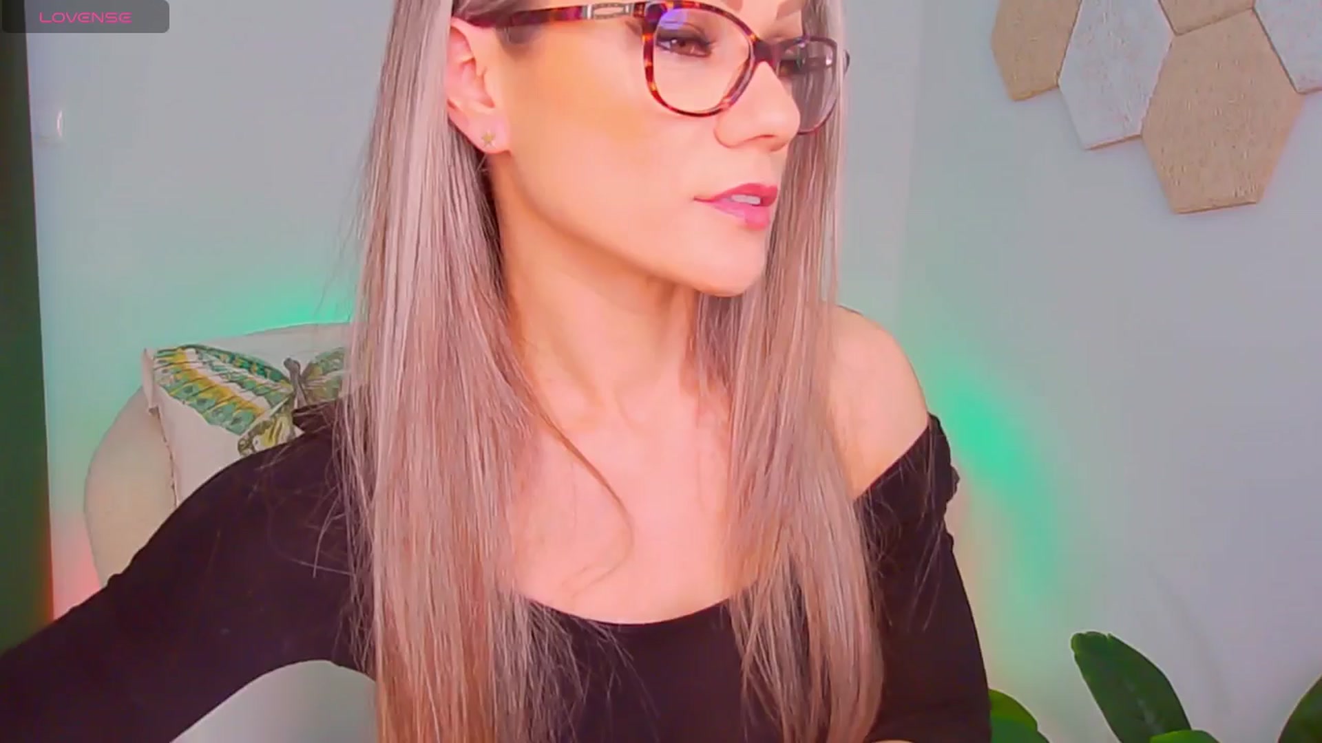 Gallery image thumbnail from Magic__Candy's myfreecams stream on, 01/11/2026, 02:21 image 5 of 20
