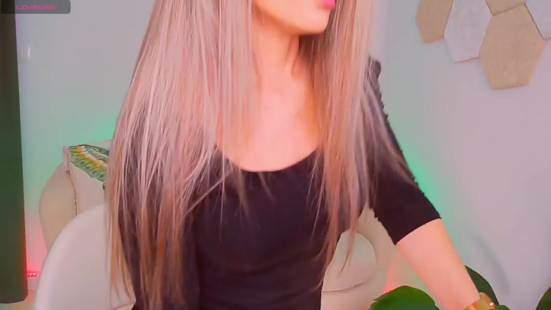 Gallery image thumbnail from Magic__Candy's myfreecams stream on, 01/11/2026, 02:21 image 17 of 20