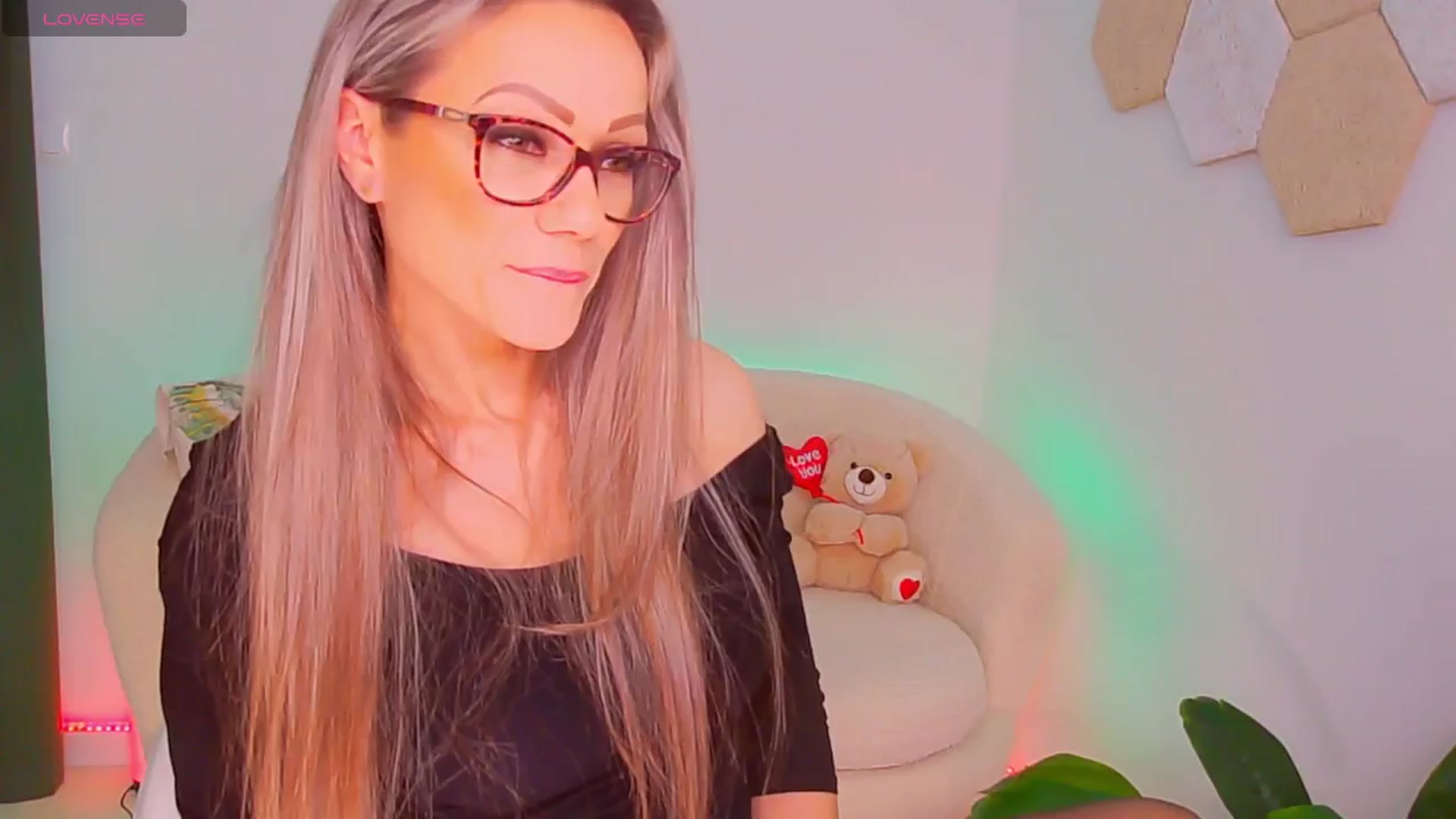 Gallery image thumbnail from Magic__Candy's myfreecams stream on, 01/11/2026, 02:21 image 6 of 20