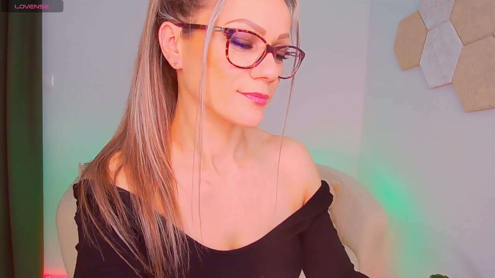 Gallery image thumbnail from Magic__Candy's myfreecams stream on, 01/11/2026, 03:58 image 18 of 20