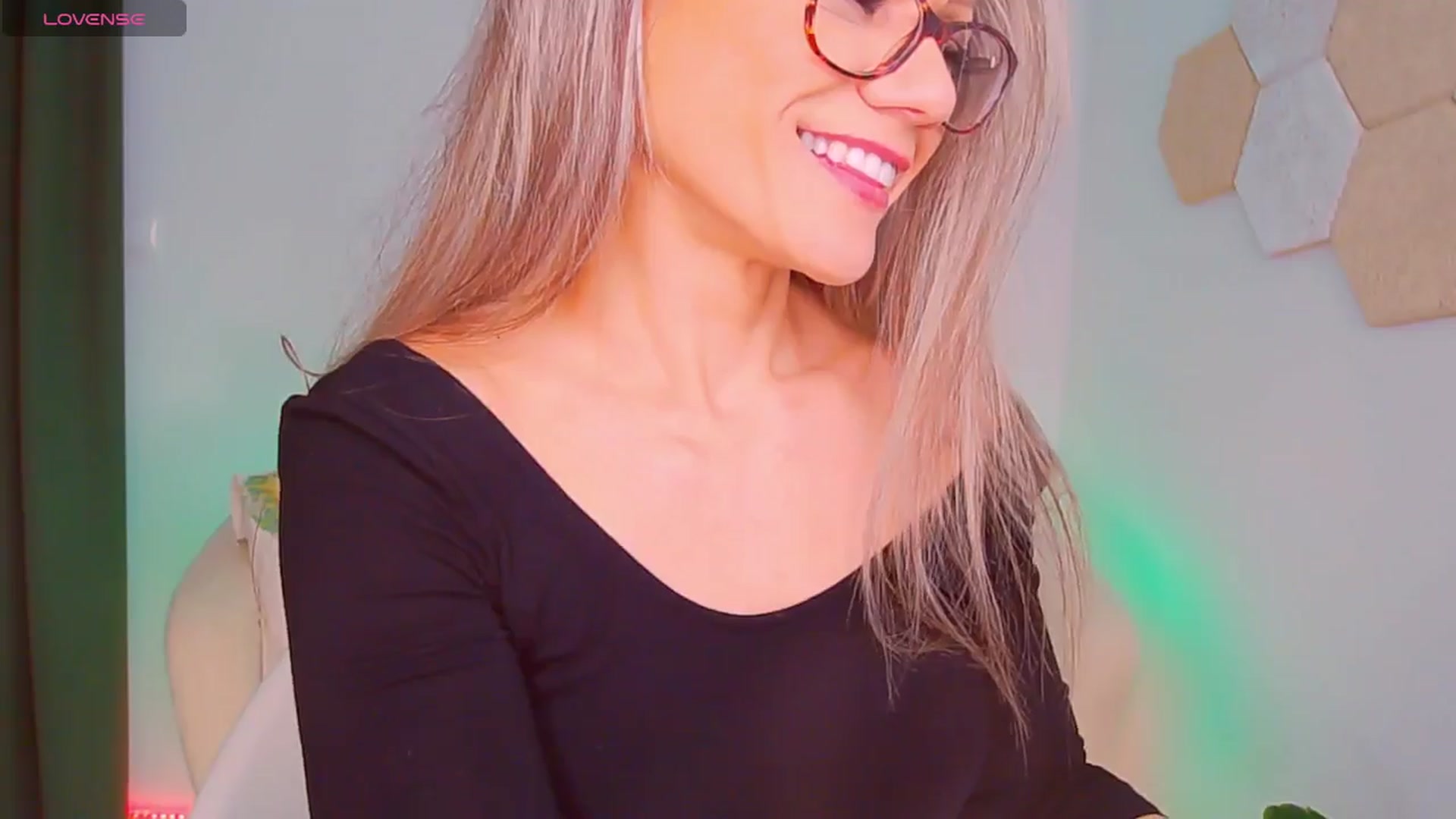 Gallery image thumbnail from Magic__Candy's myfreecams stream on, 01/11/2026, 03:58 image 14 of 20