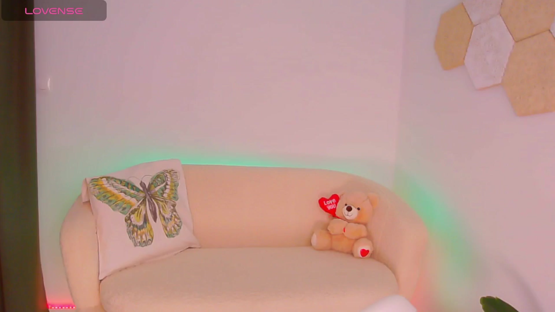 Gallery image thumbnail from Magic__Candy's myfreecams stream on, 01/12/2026, 24:31 image 17 of 20