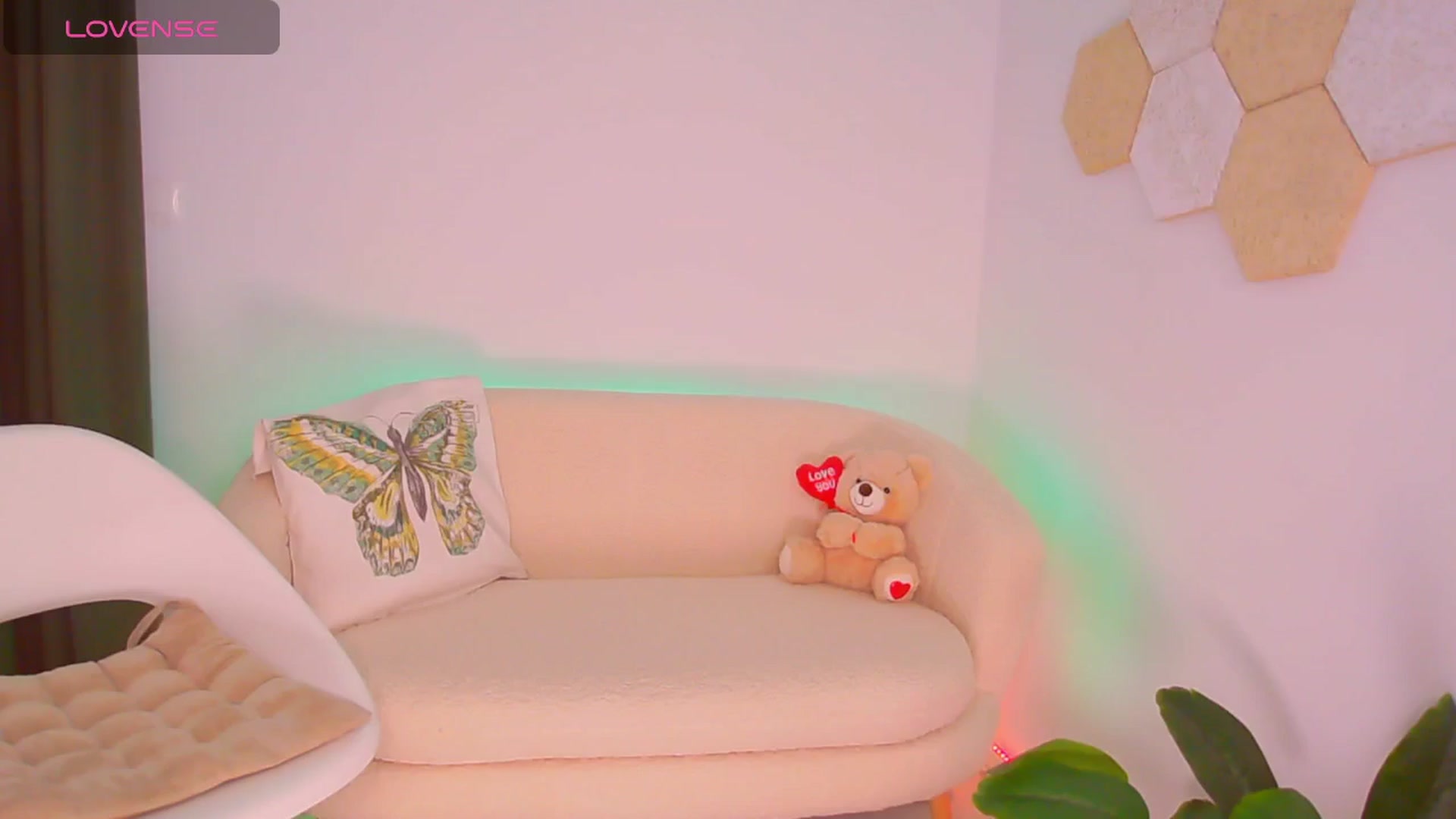 Gallery image thumbnail from Magic__Candy's myfreecams stream on, 01/12/2026, 02:03 image 16 of 20