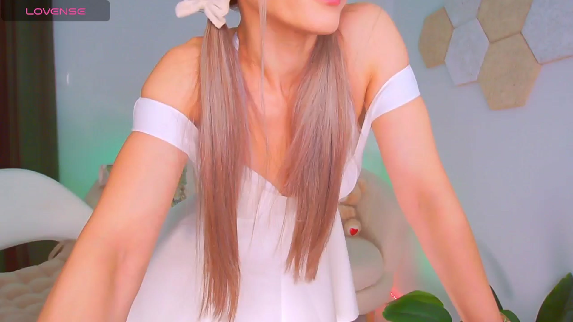 Gallery image thumbnail from Magic__Candy's myfreecams stream on, 01/12/2026, 02:03 image 10 of 20