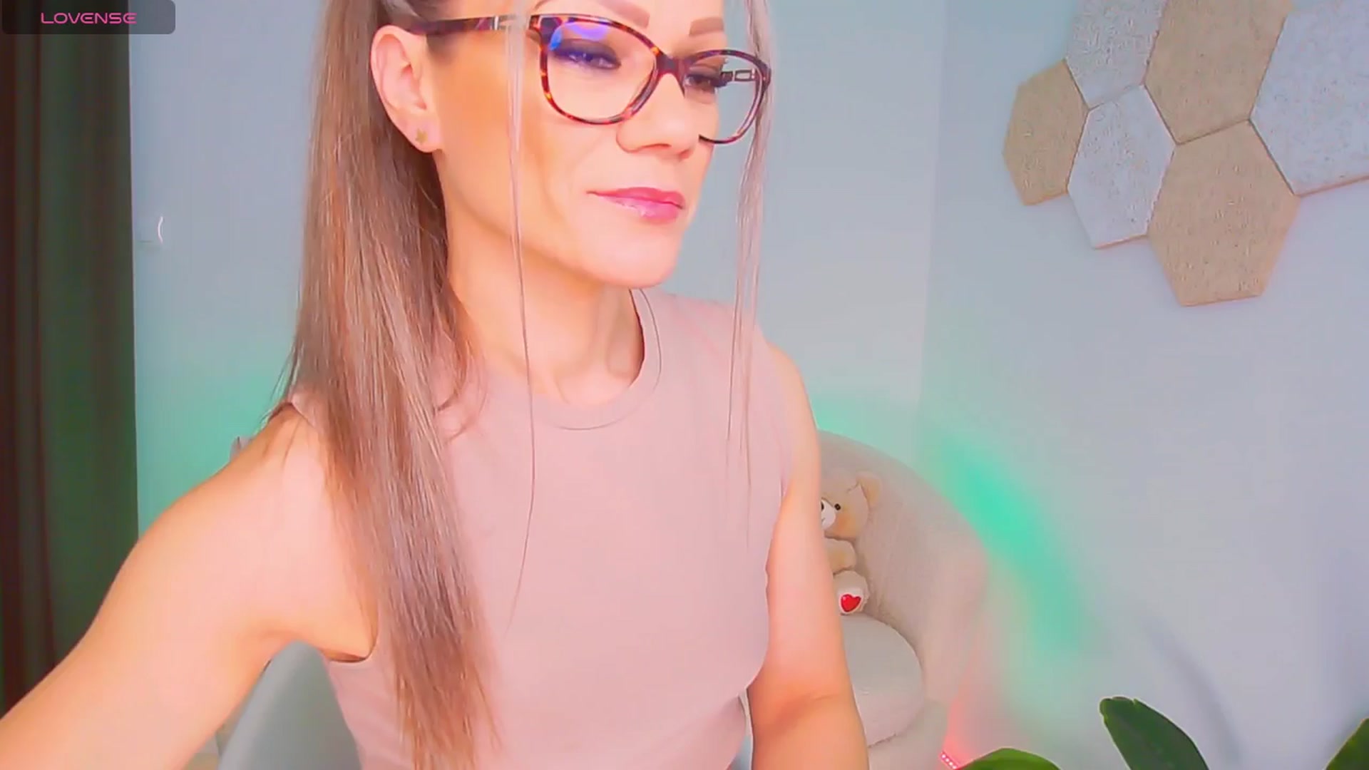 Gallery image thumbnail from Magic__Candy's myfreecams stream on, 01/16/2026, 08:18 image 7 of 20