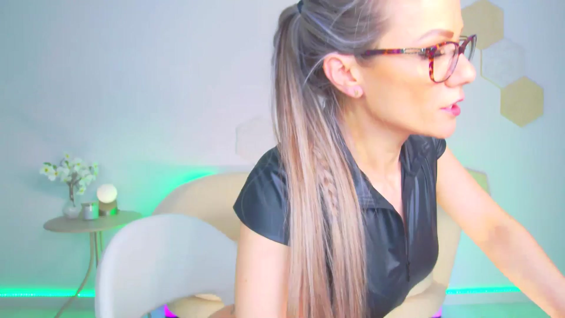 Gallery image thumbnail from Magic__Candy's myfreecams stream on, 05/01/2026, 24:23 image 1 of 20