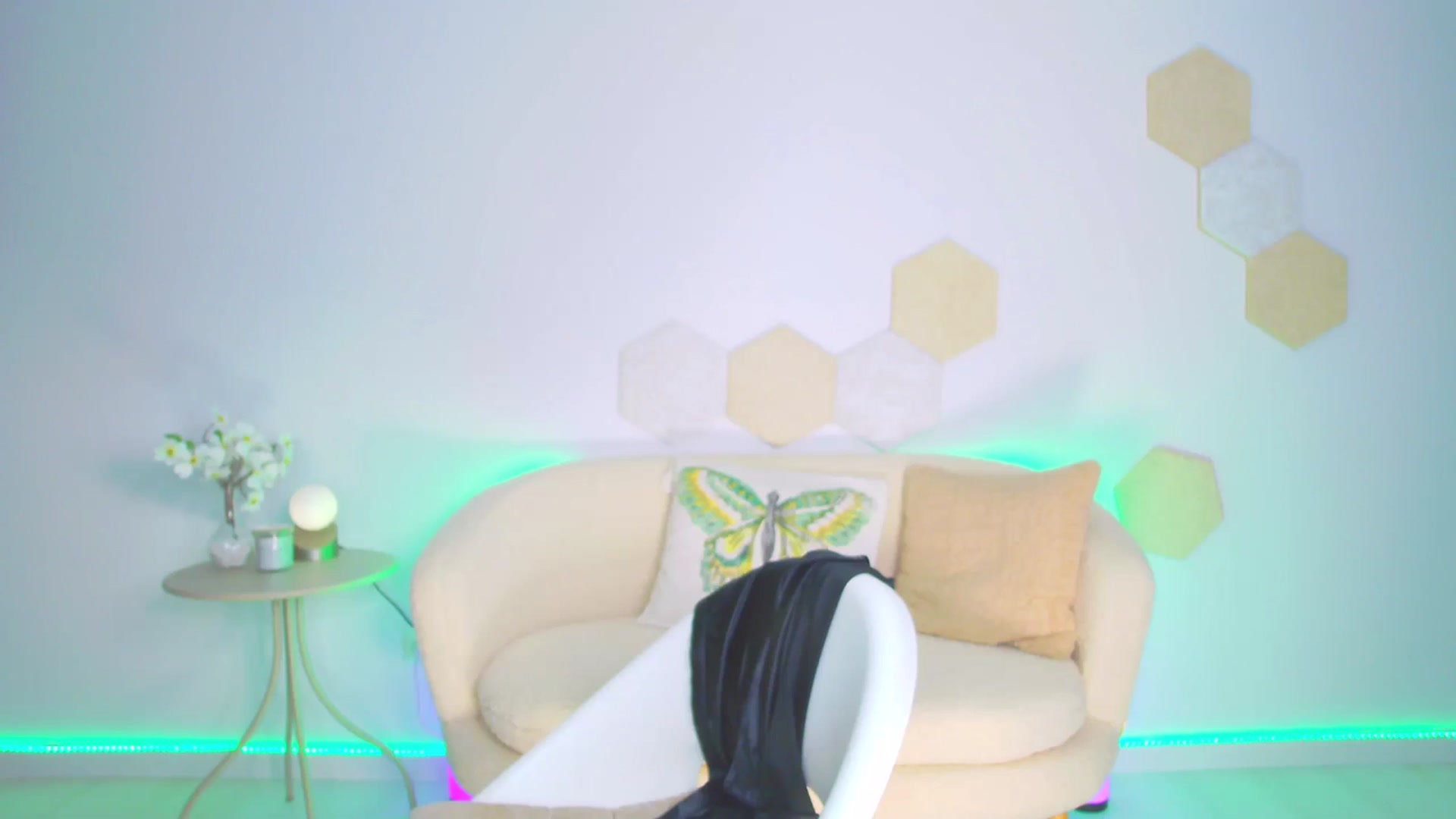 Gallery image thumbnail from Magic__Candy's myfreecams stream on, 05/01/2026, 24:23 image 7 of 20
