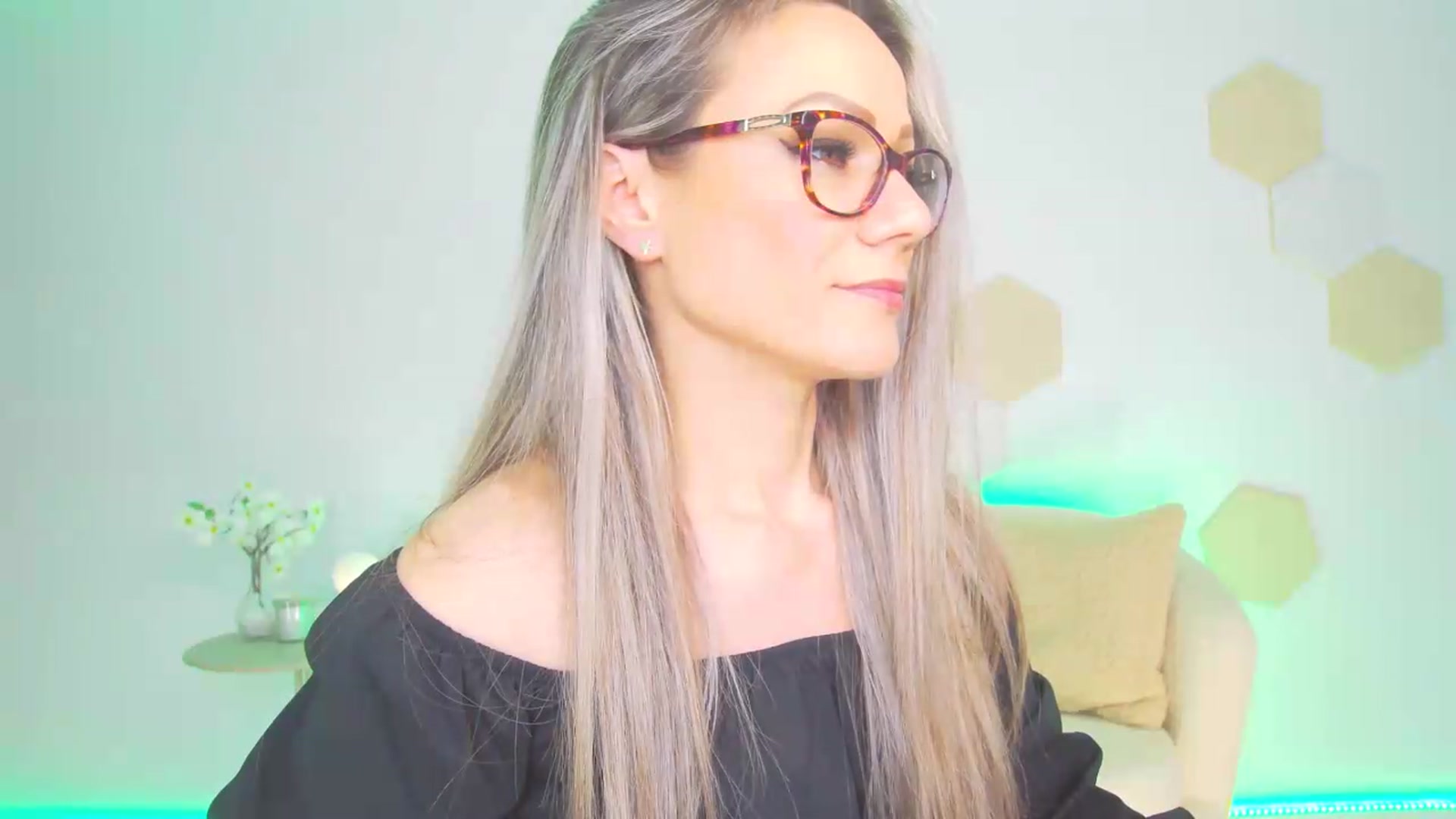 Gallery image thumbnail from Magic__Candy's myfreecams stream on, 05/25/2026, 22:15 image 9 of 20
